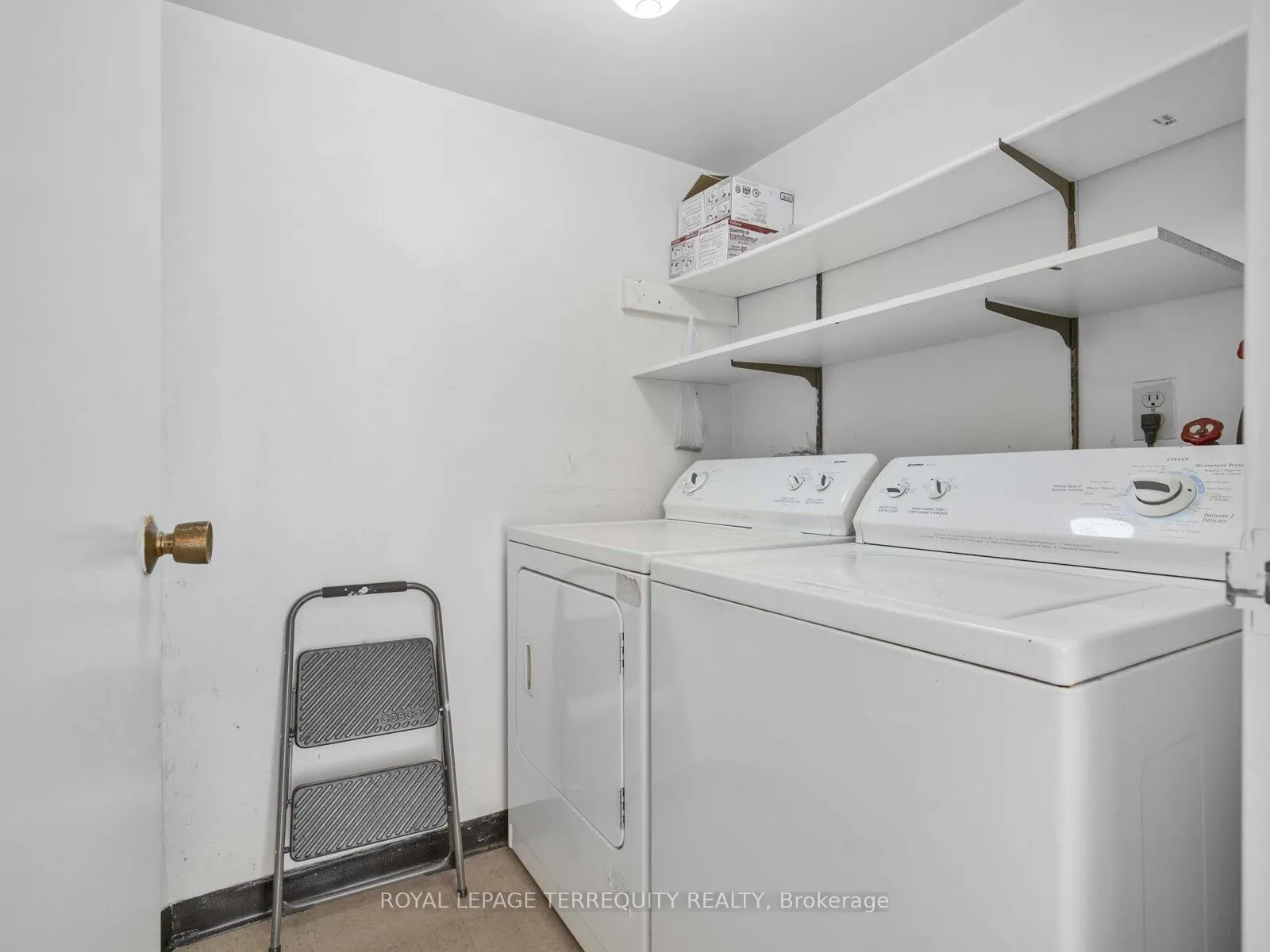 5 Old Sheppard Avenue