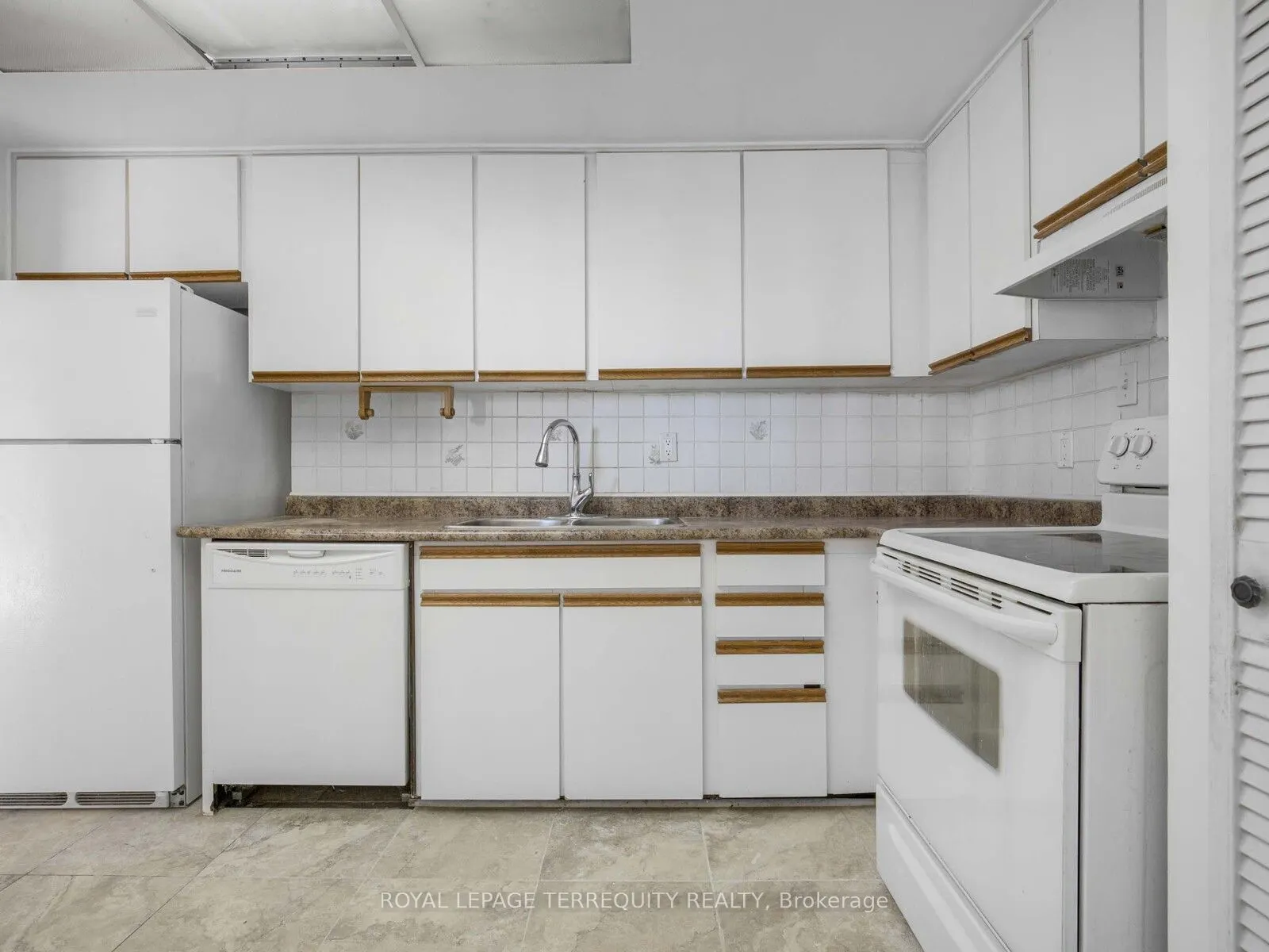 5 Old Sheppard Avenue