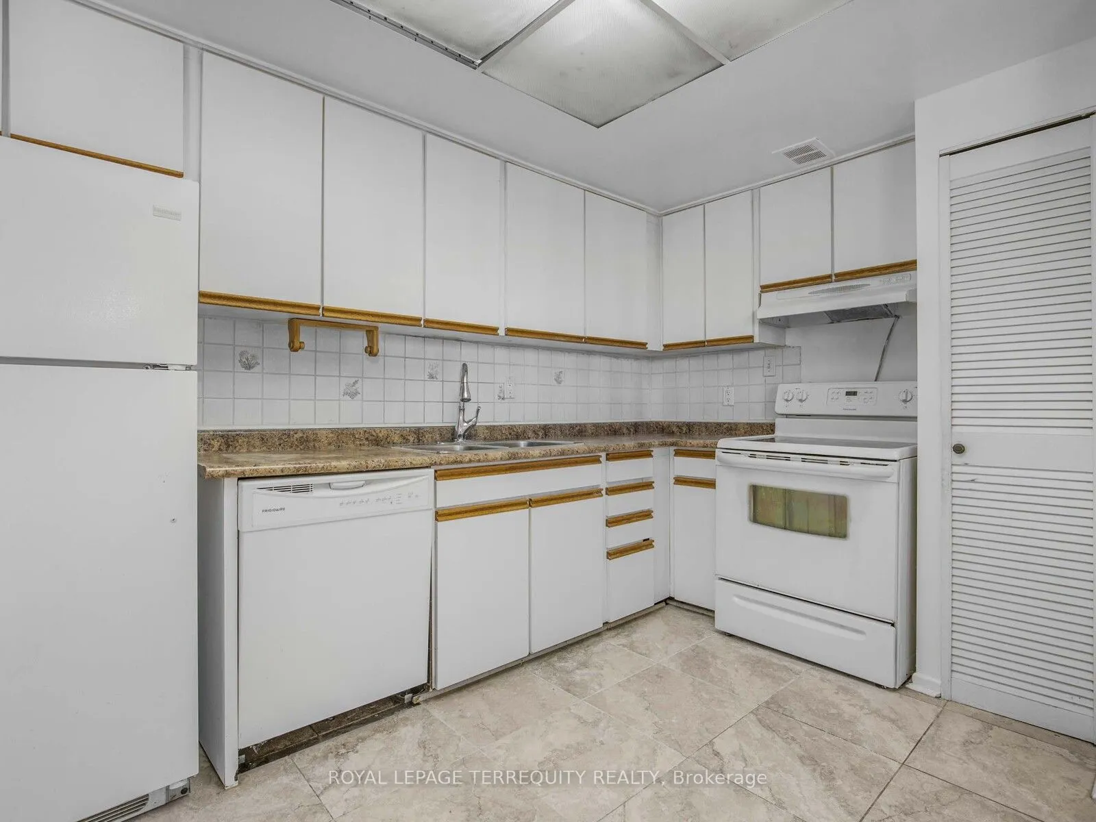 5 Old Sheppard Avenue