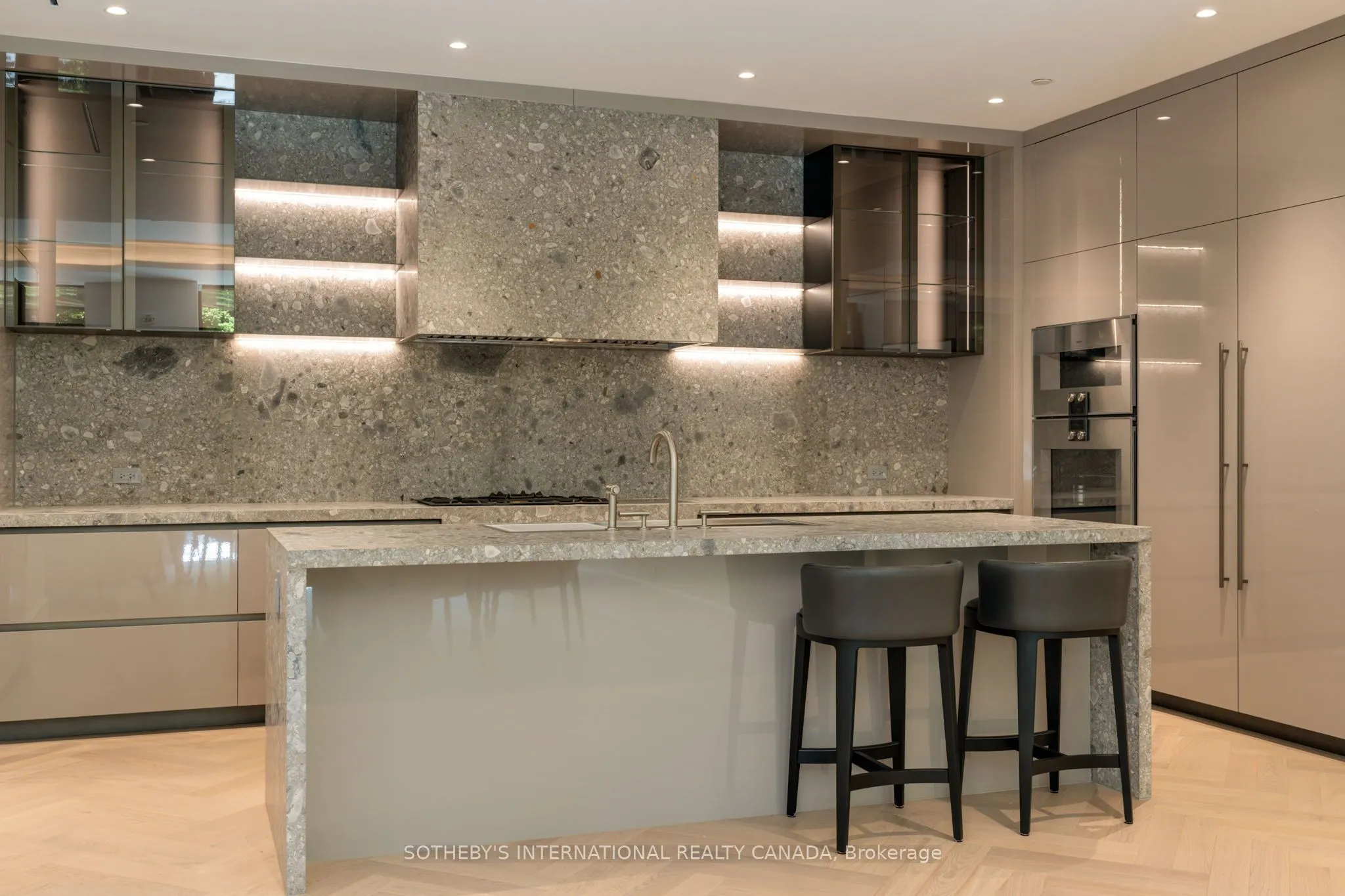 7 Dale Avenue, #104