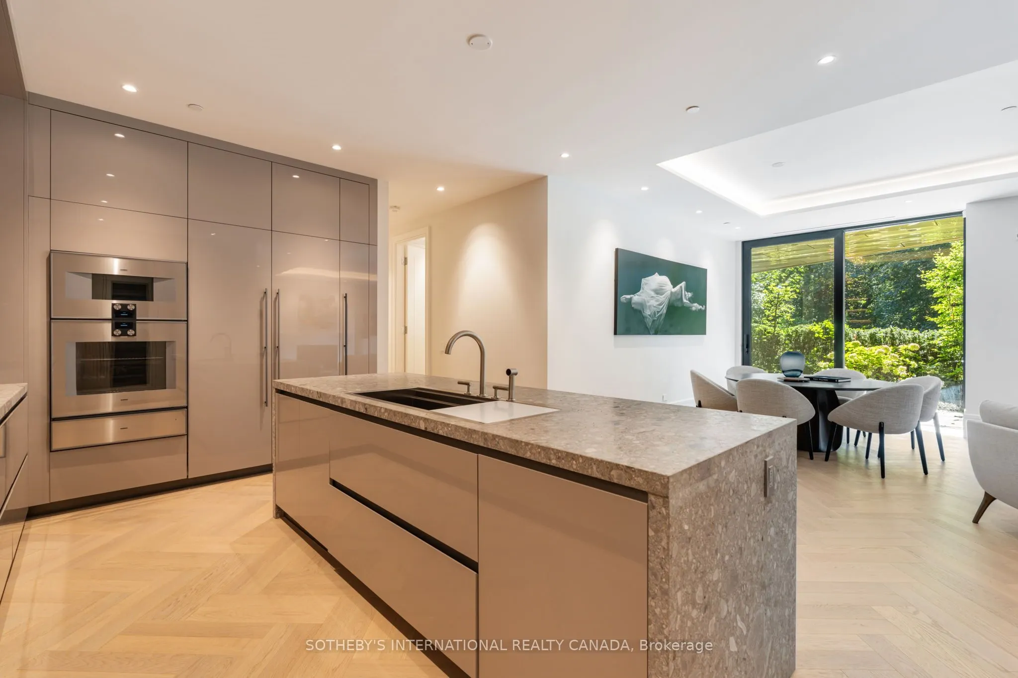 7 Dale Avenue, #104