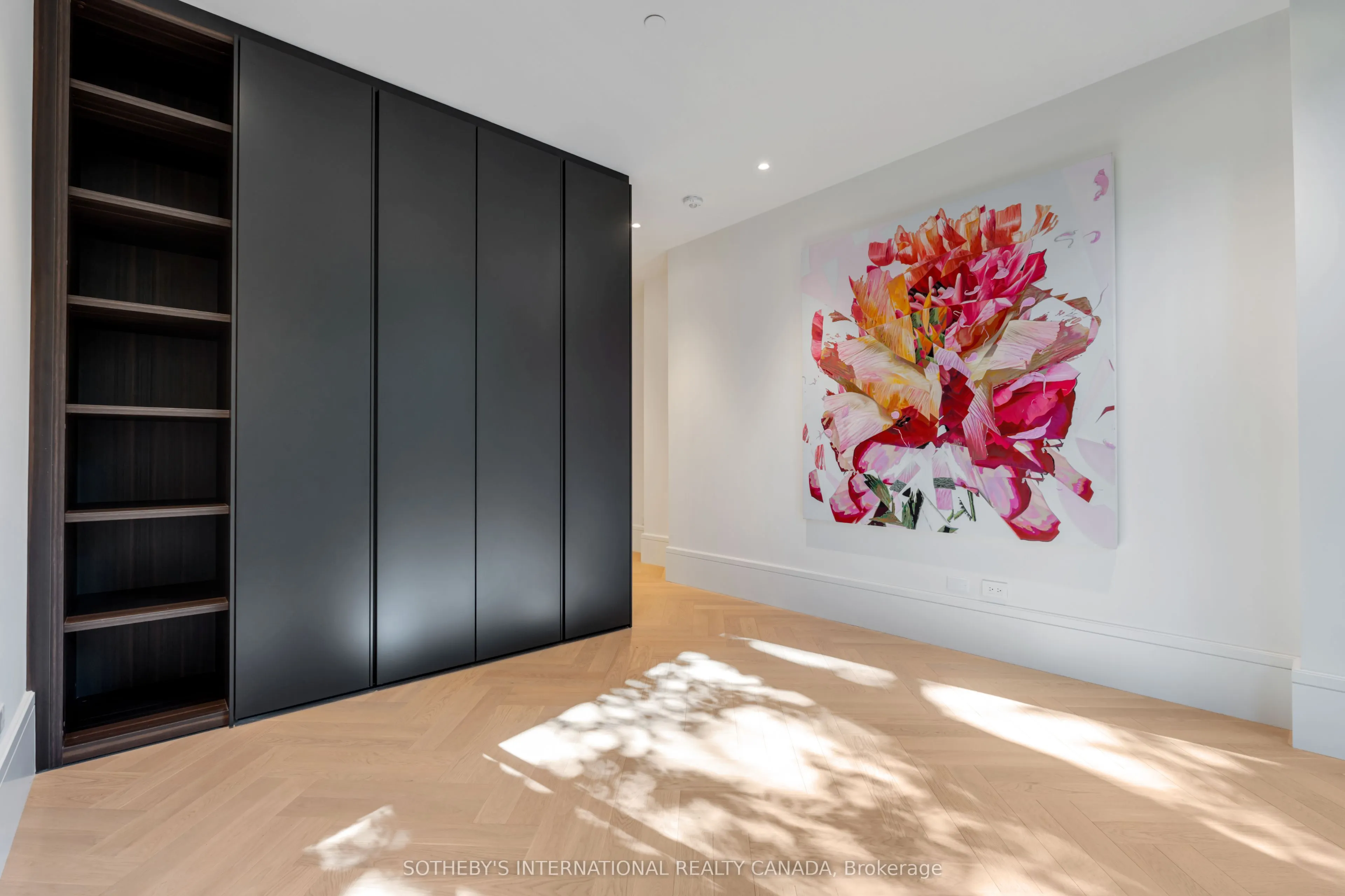 7 Dale Avenue, #104