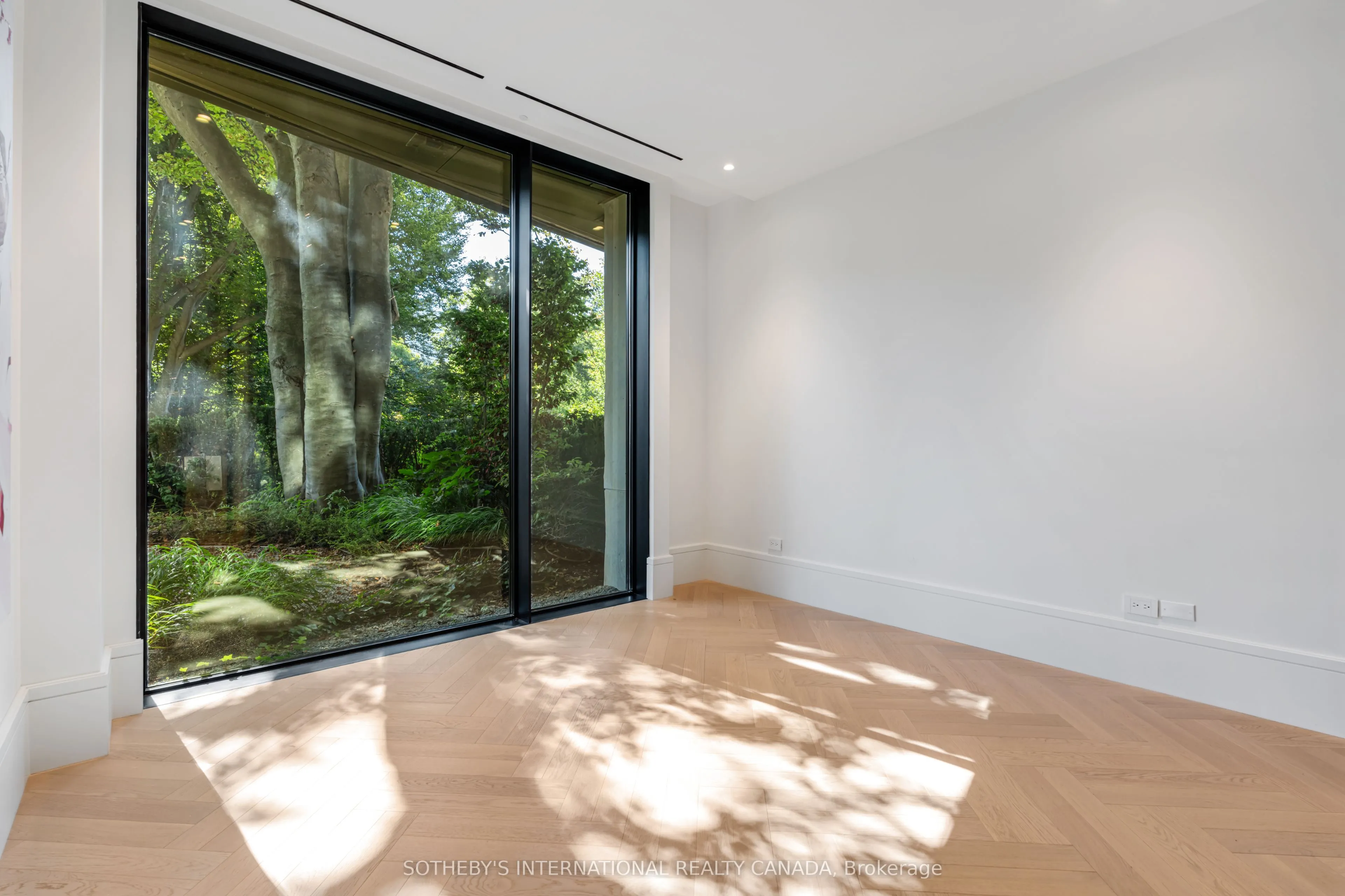 7 Dale Avenue, #104