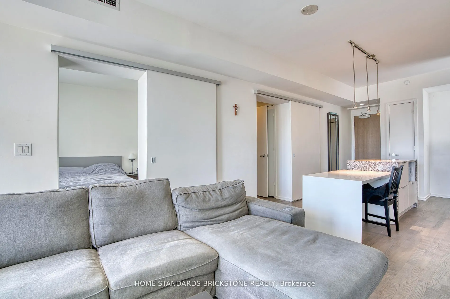 1 Bloor Street E, #1306
