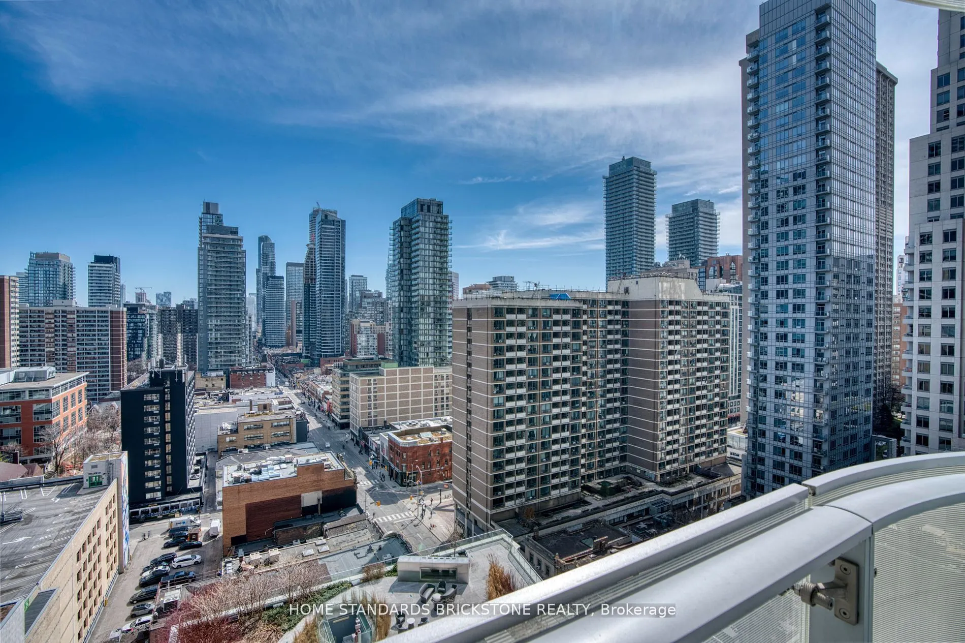 1 Bloor Street E, #1306