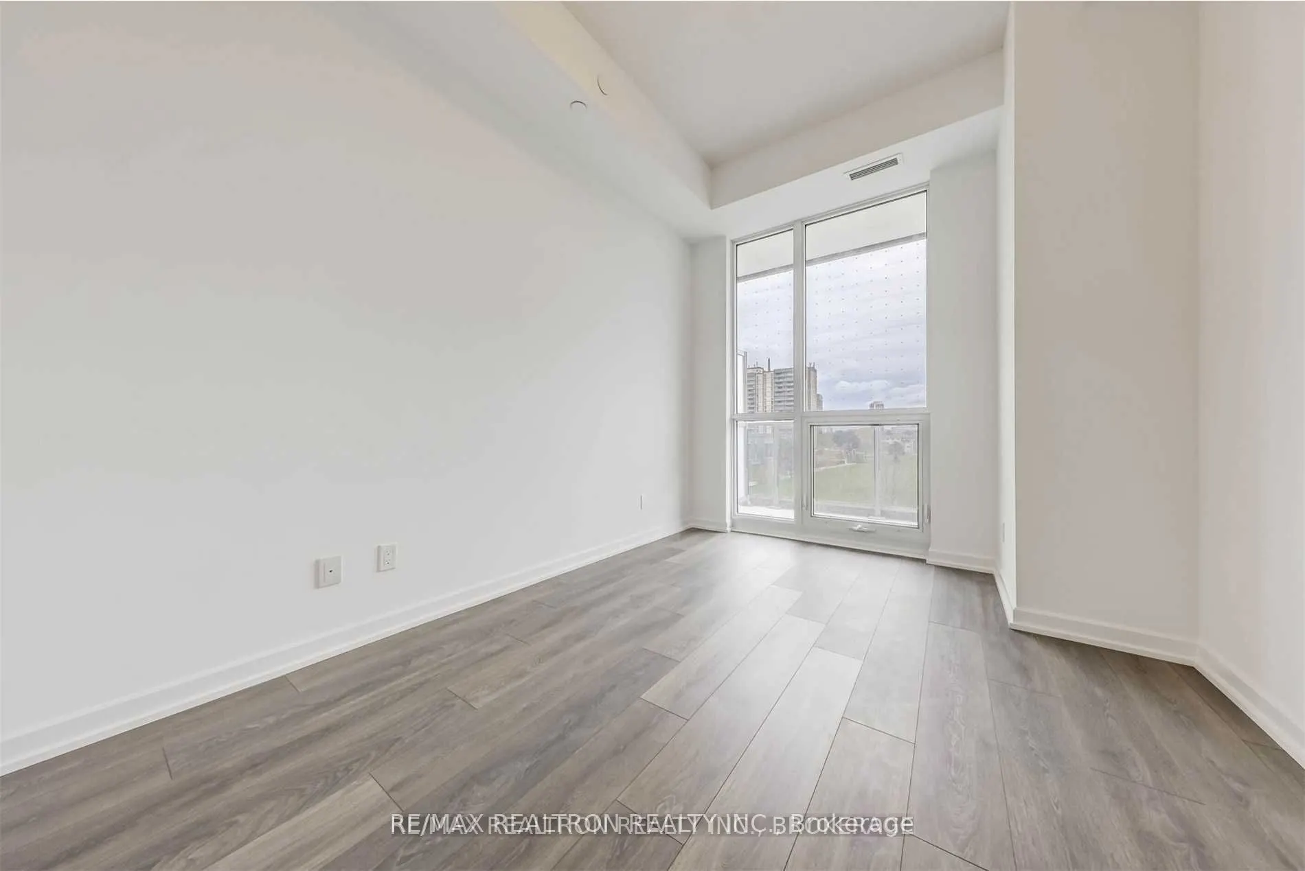 32 Forest Manor Road, #310