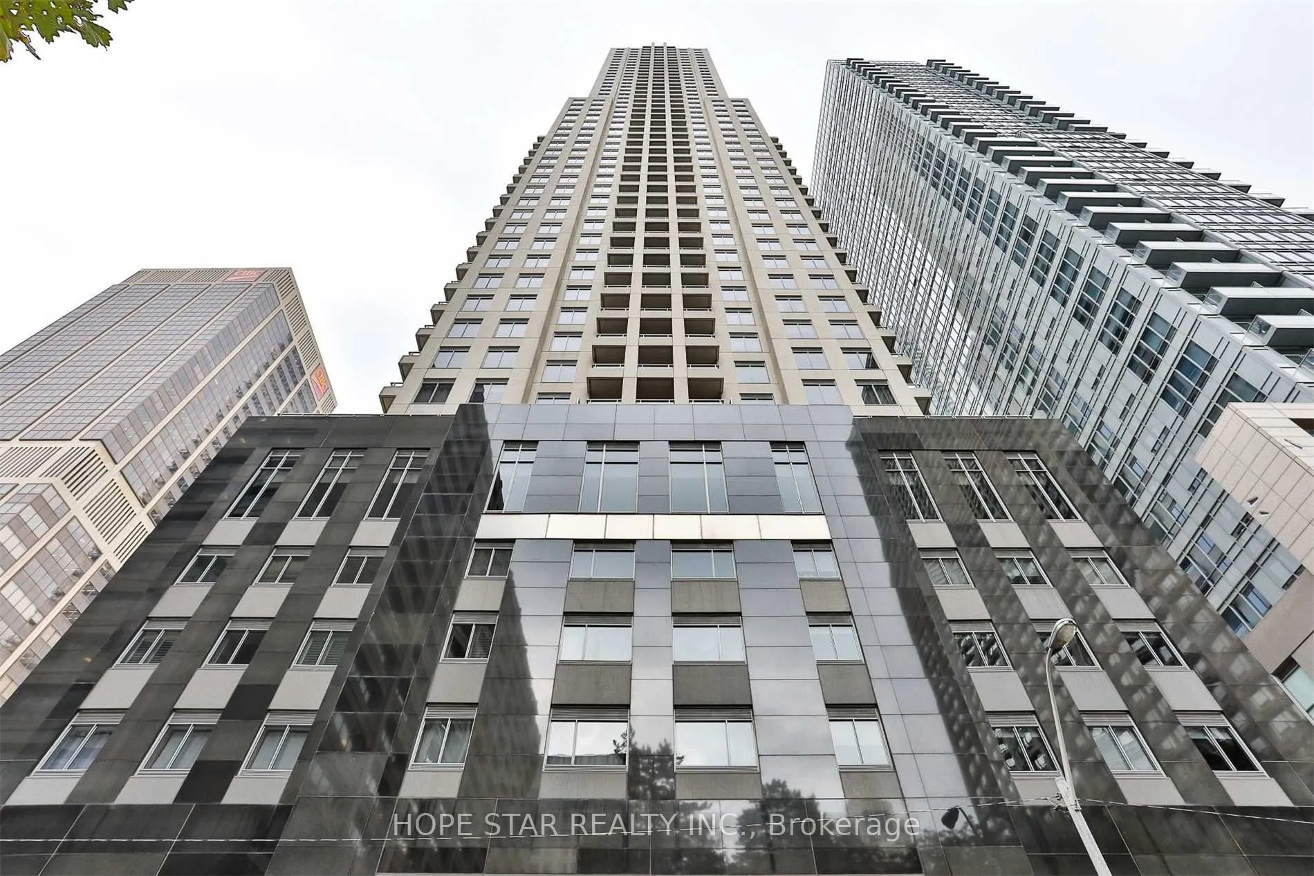 35 Balmuto Street, #2804