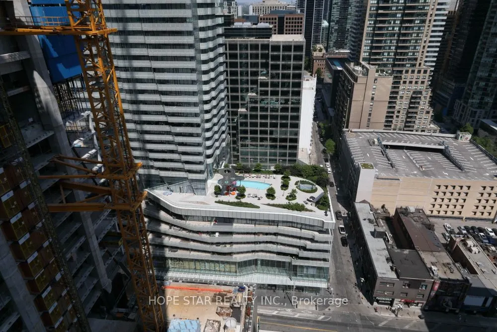 35 Balmuto Street, #2804