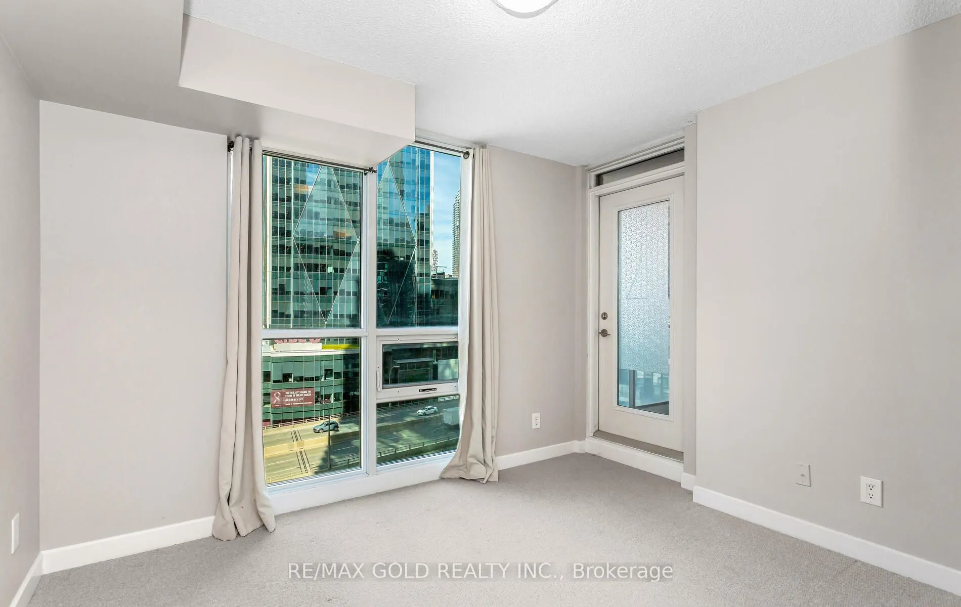 33 Bay Street, #1104
