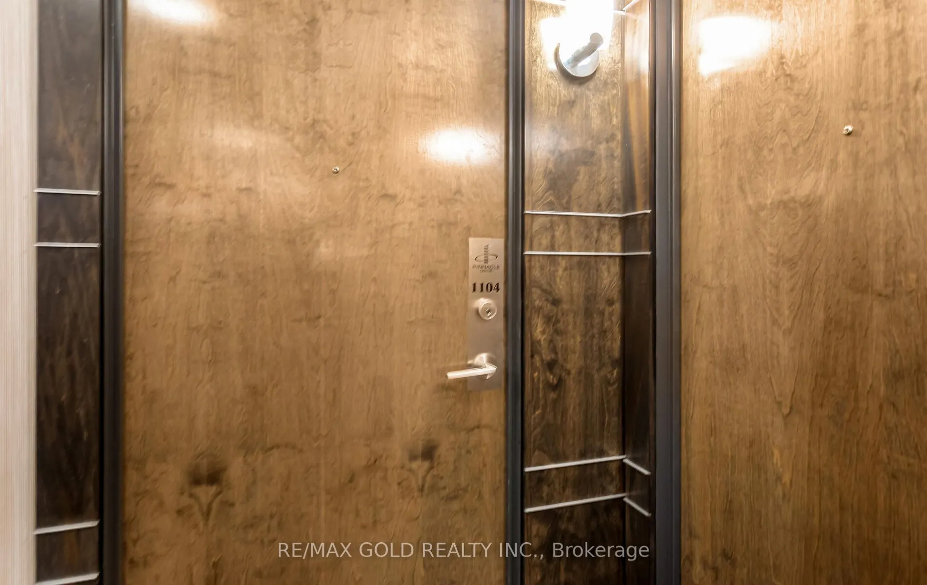 33 Bay Street, #1104