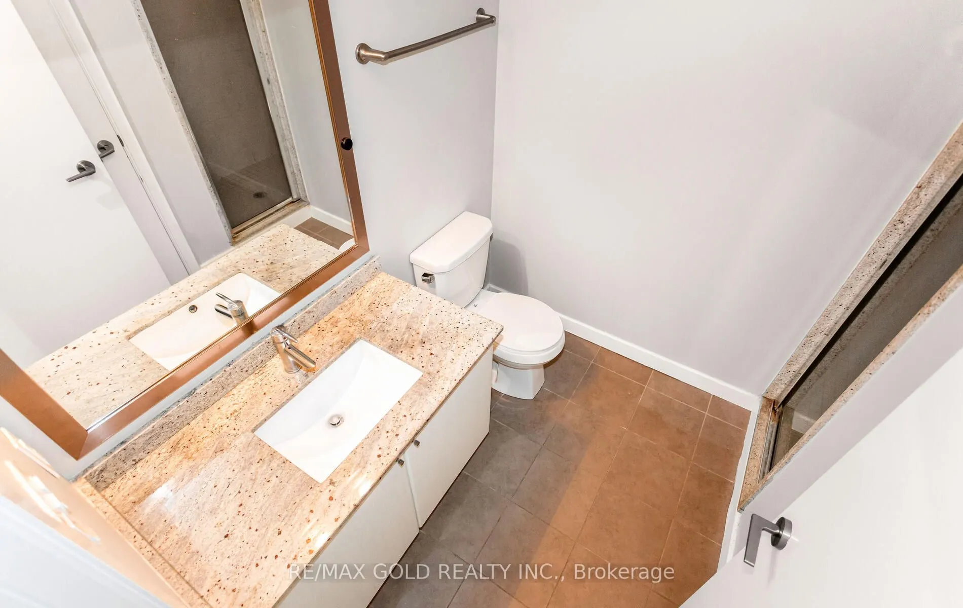 33 Bay Street, #1104