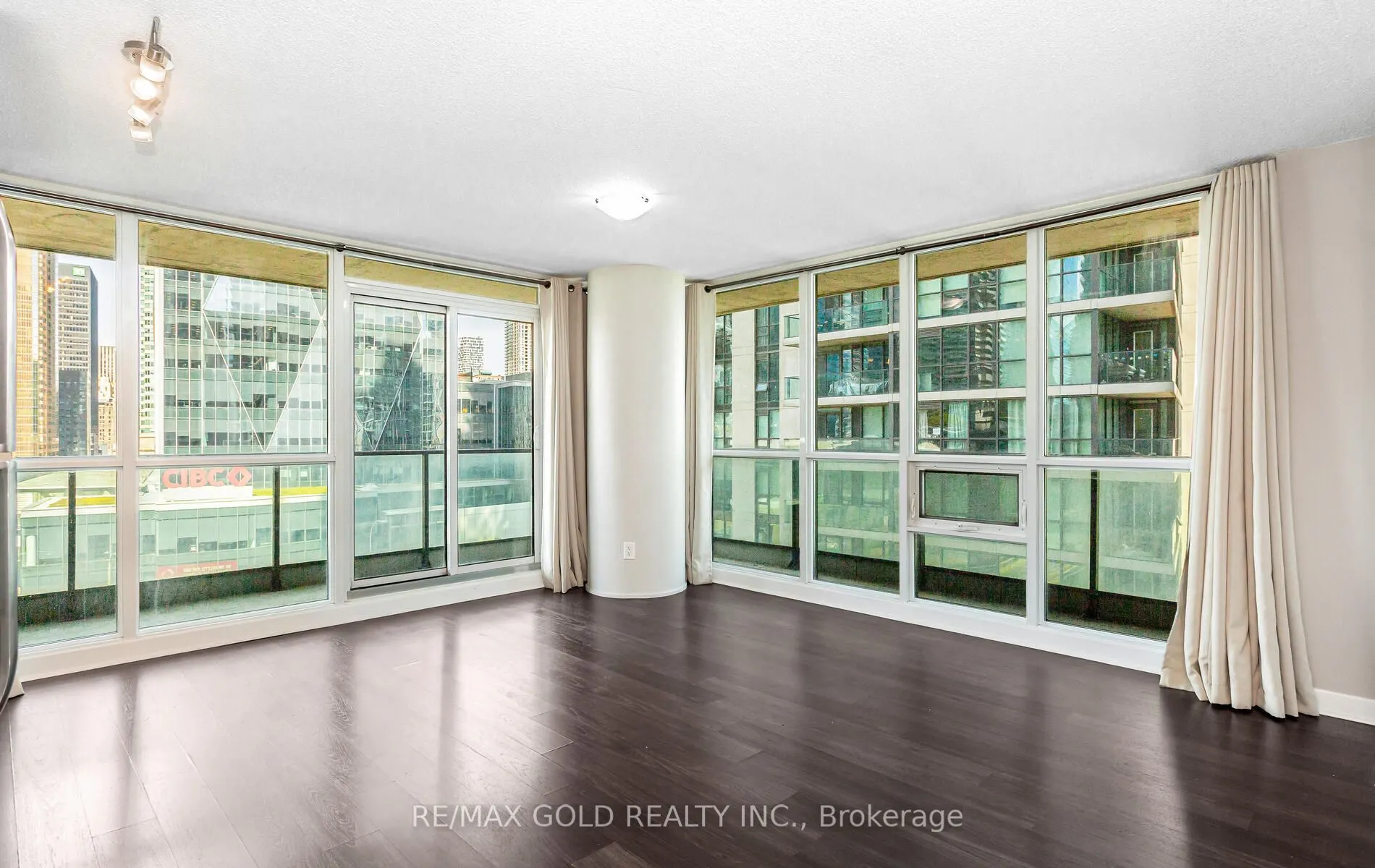 33 Bay Street, #1104