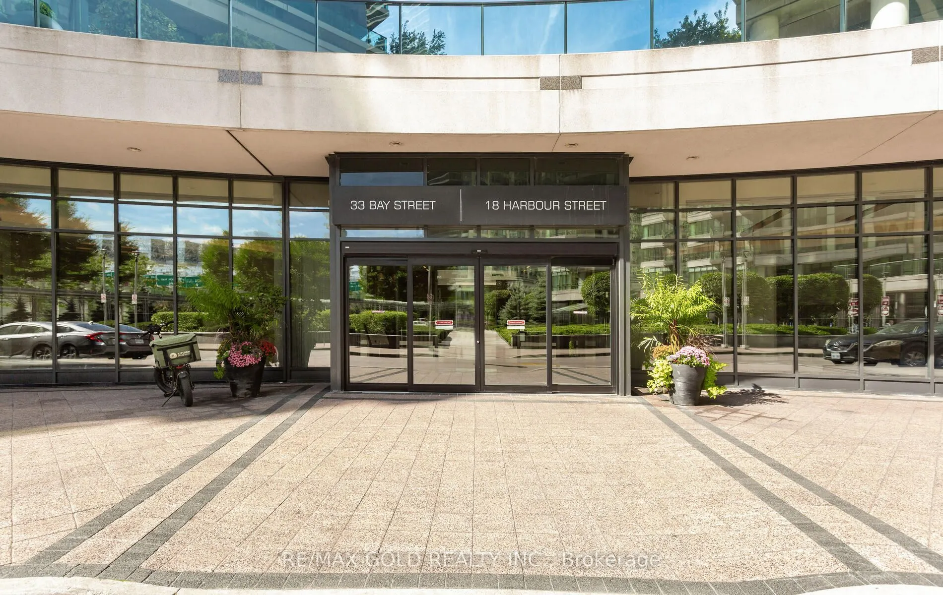 33 Bay Street, #1104