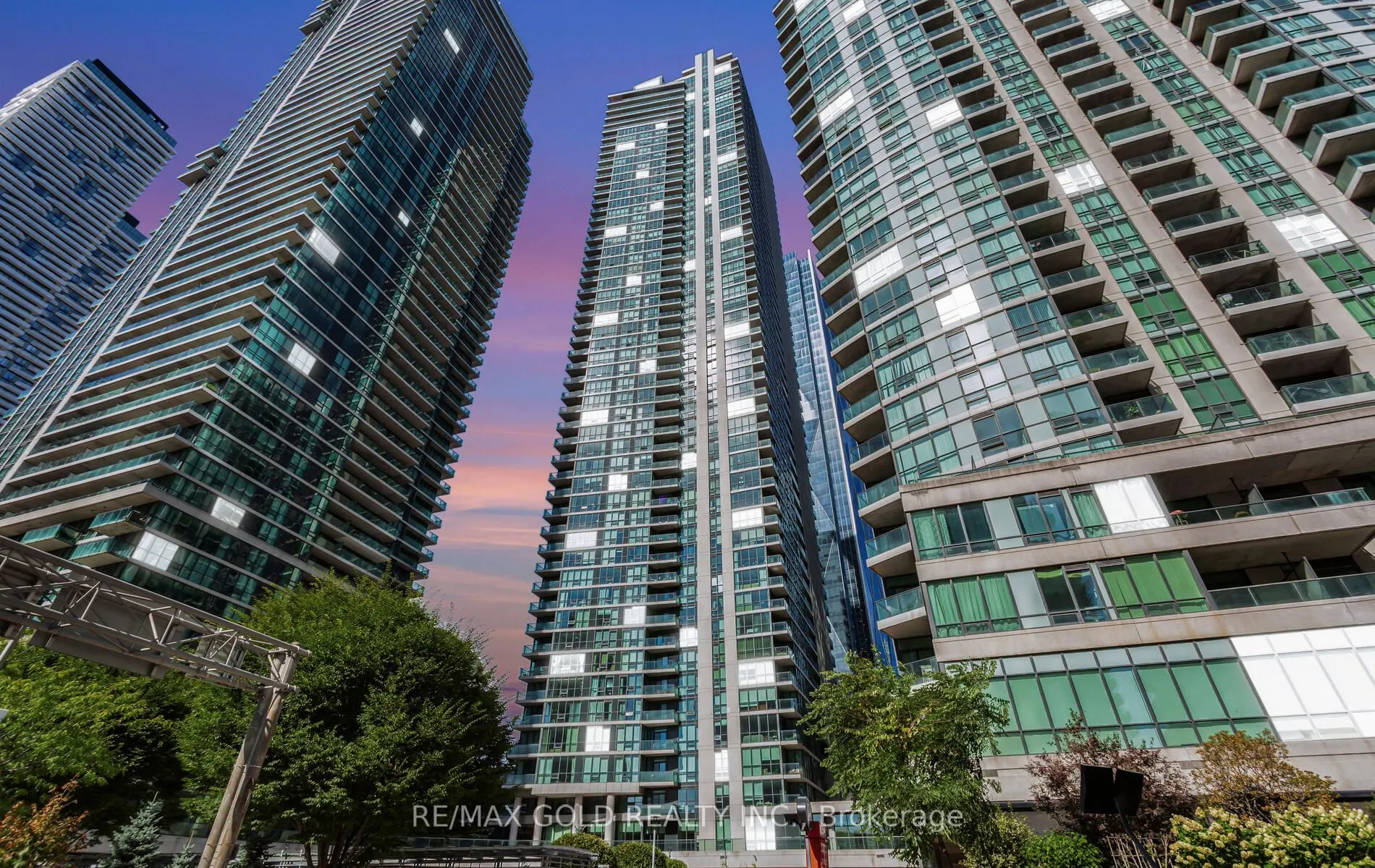 33 Bay Street, #1104