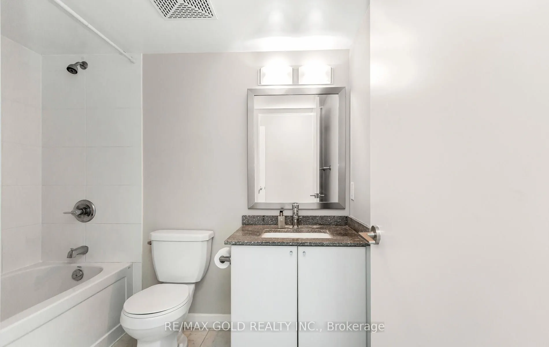 33 Bay Street, #1104