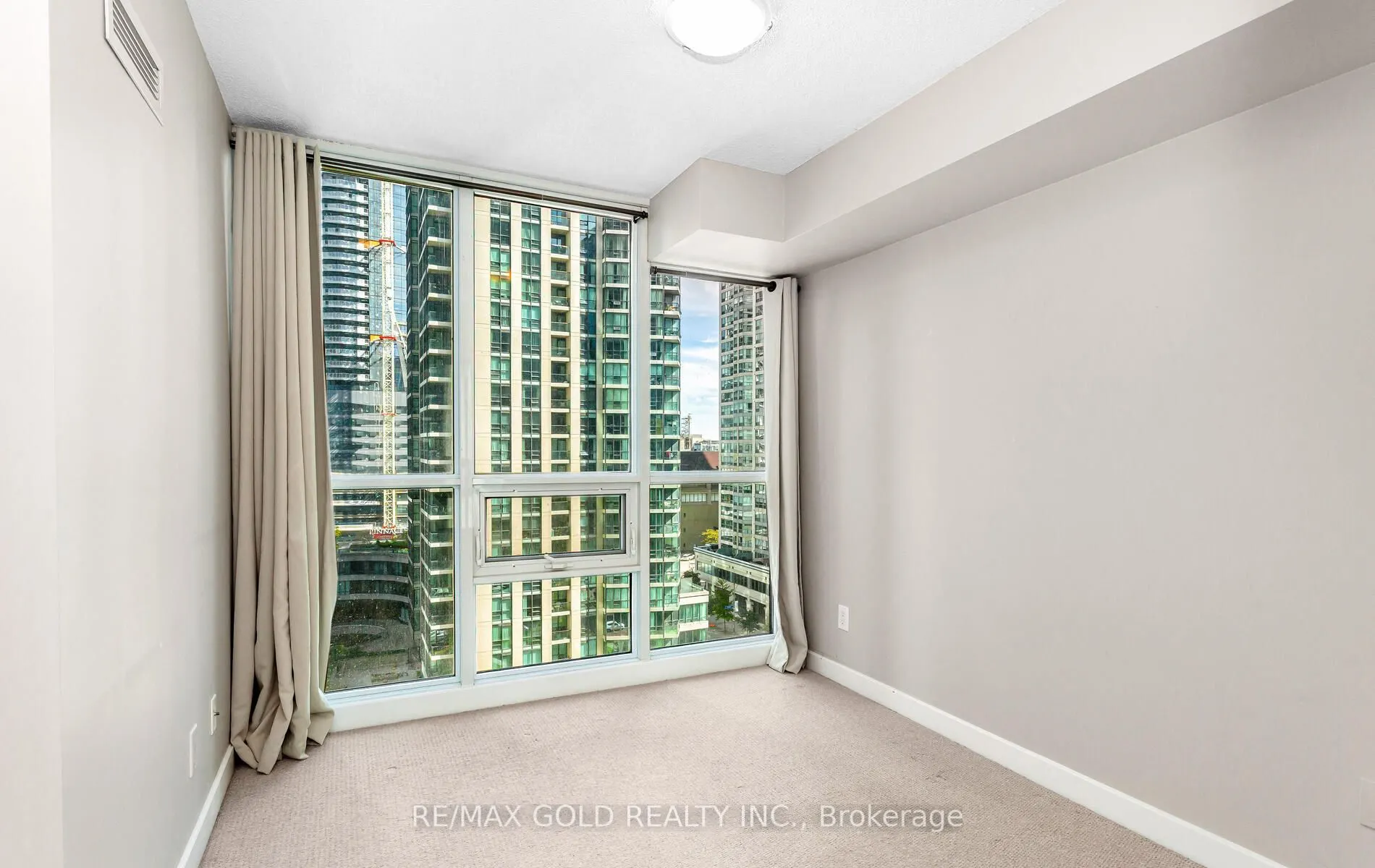 33 Bay Street, #1104