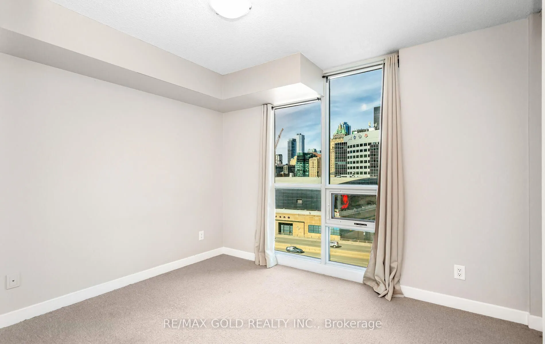 33 Bay Street, #1104