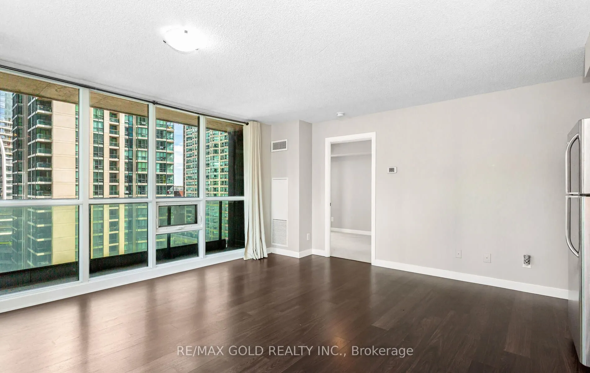 33 Bay Street, #1104