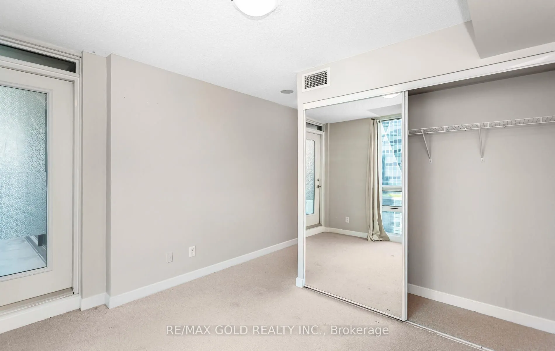 33 Bay Street, #1104