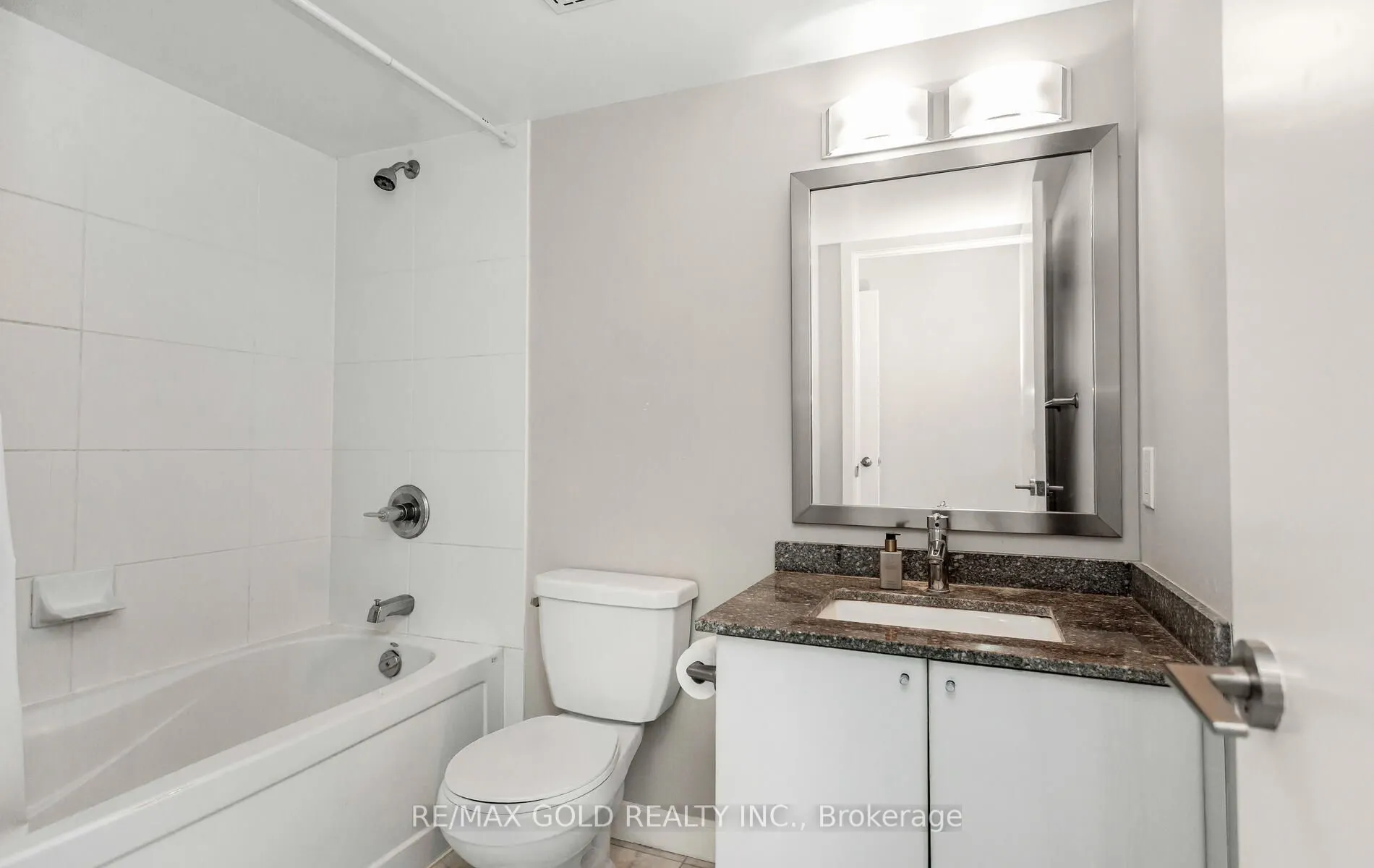 33 Bay Street, #1104