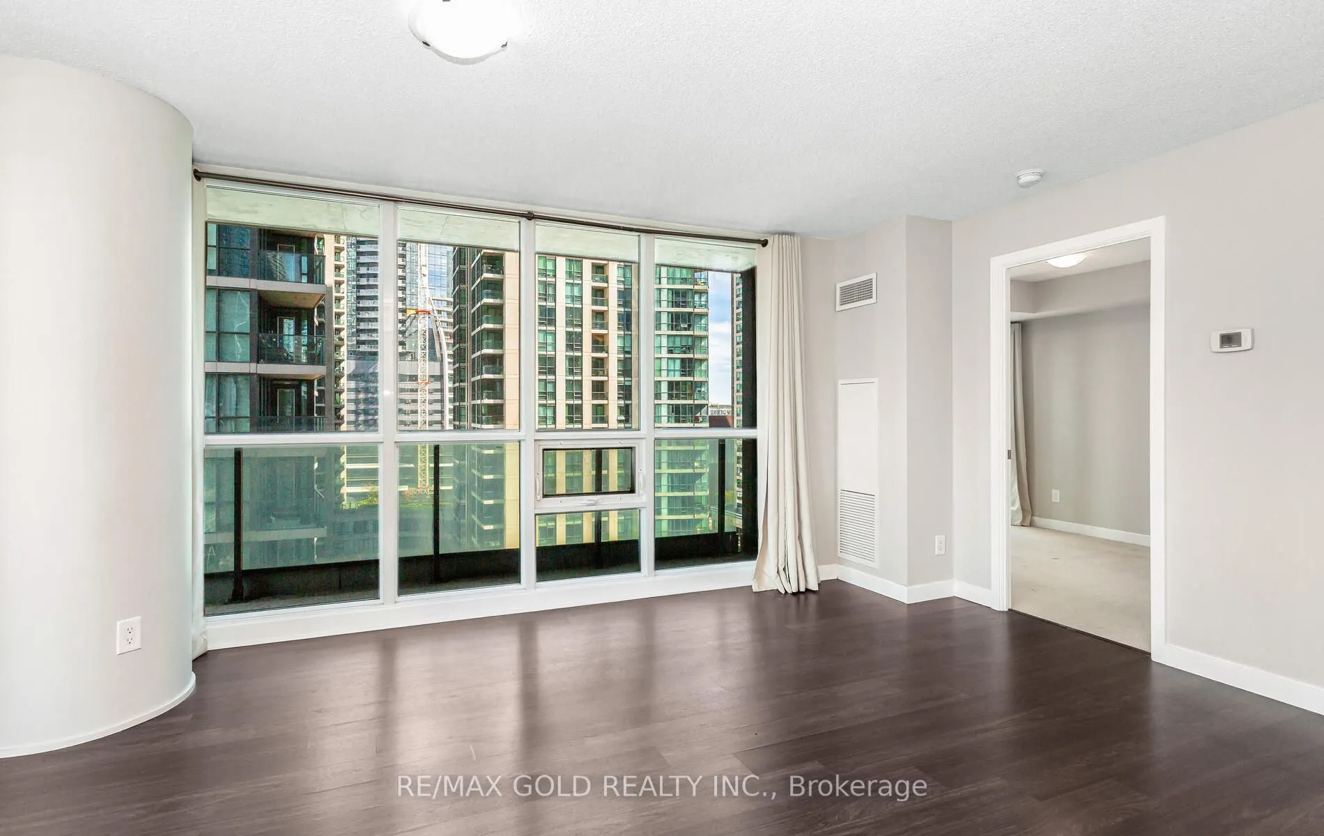 33 Bay Street, #1104