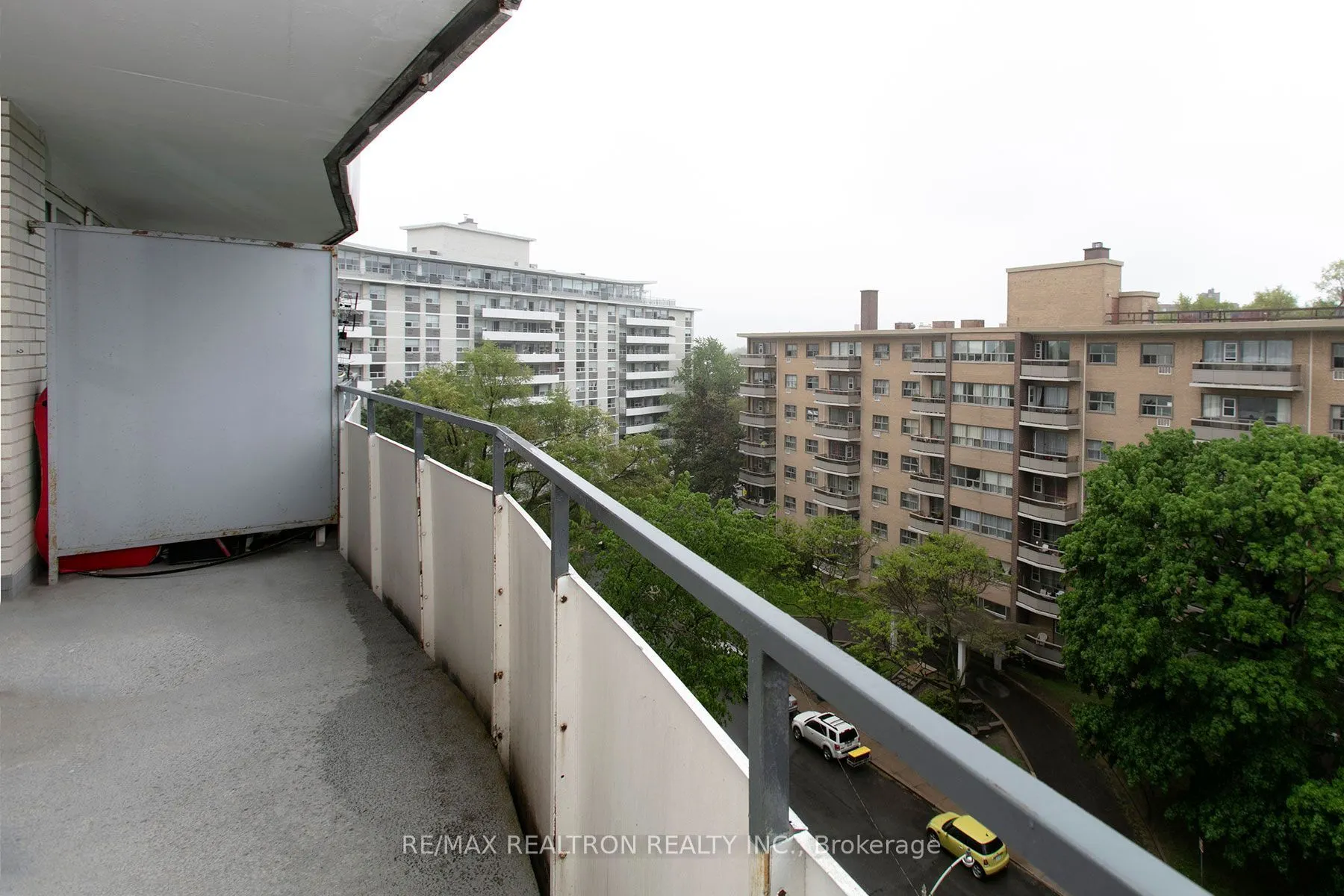 10 Shallmar Boulevard, #811
