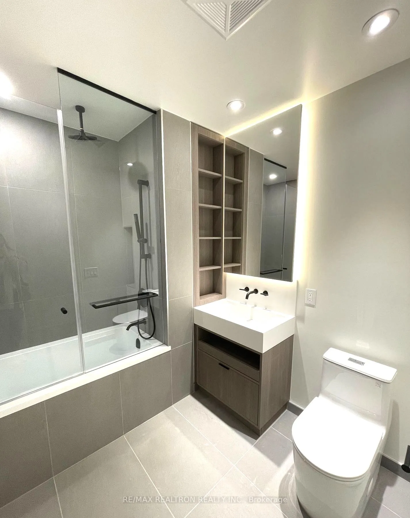 55 Charles Street E, #1207