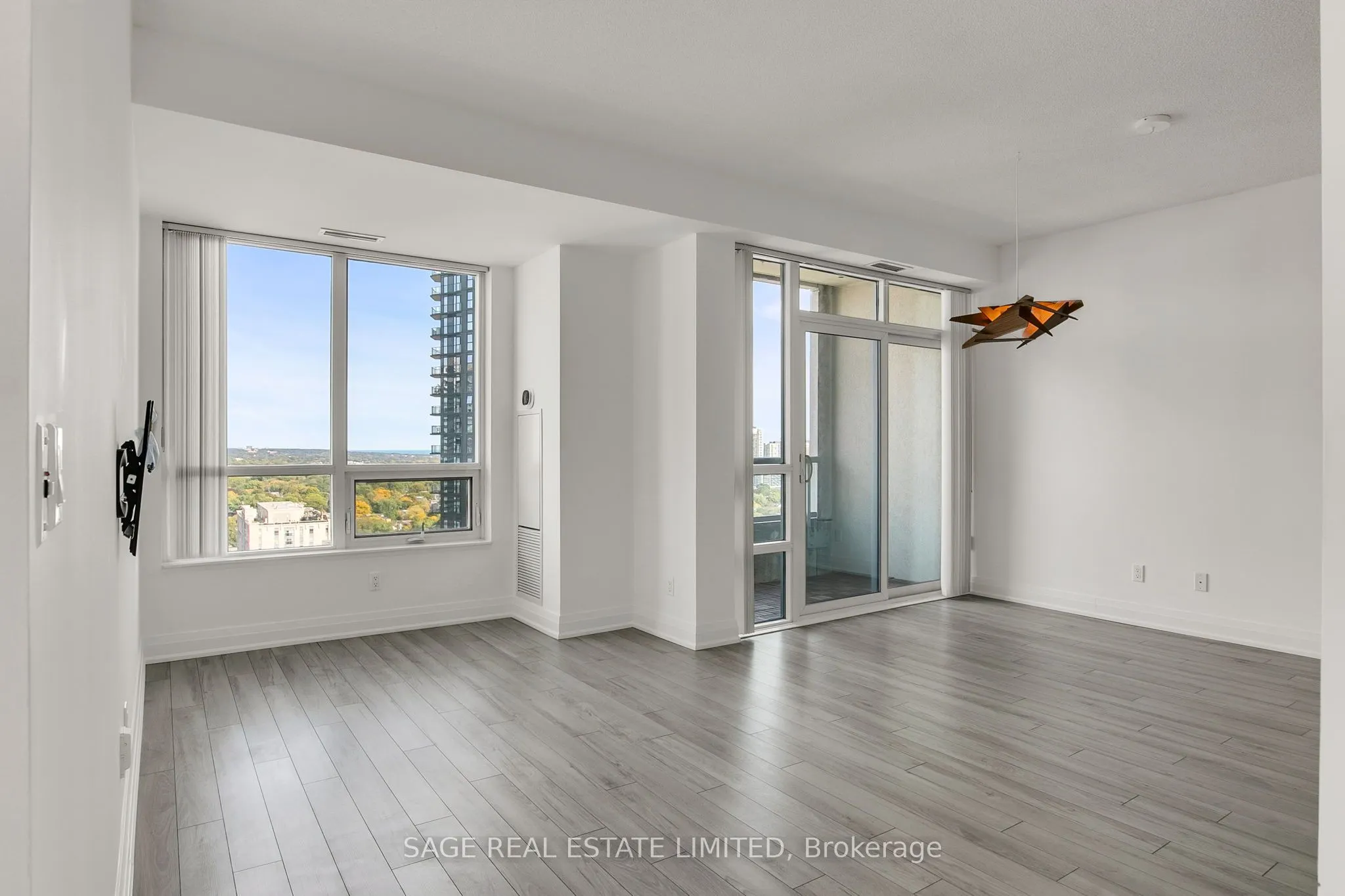120 Homewood Avenue, #2104