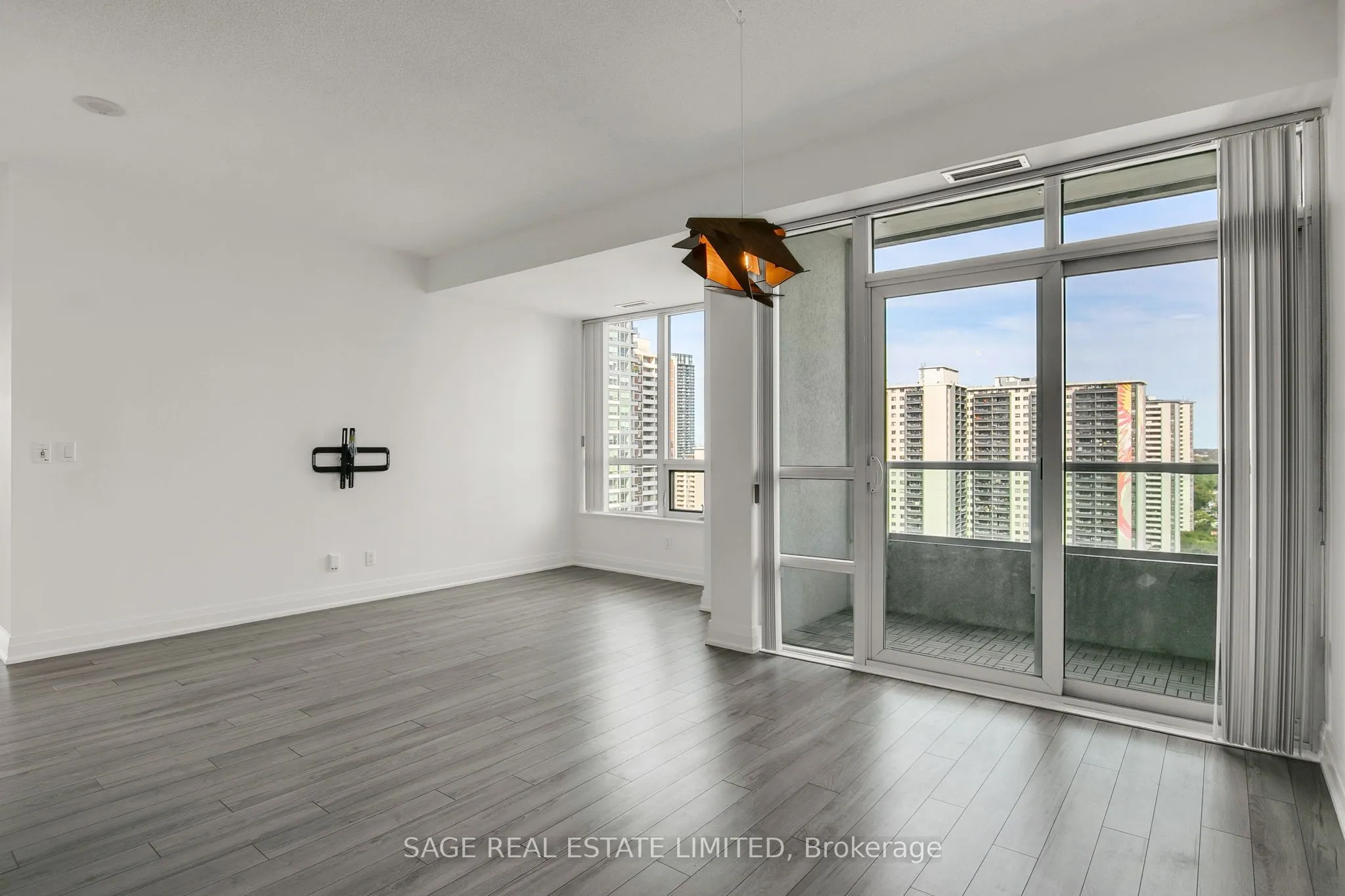 120 Homewood Avenue, #2104