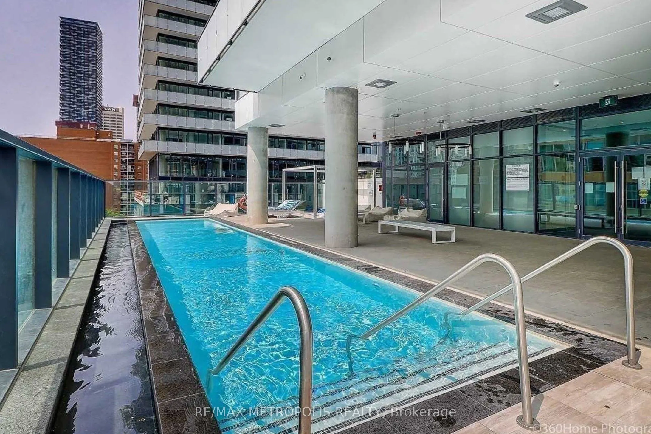 161 Roehampton Avenue #1805