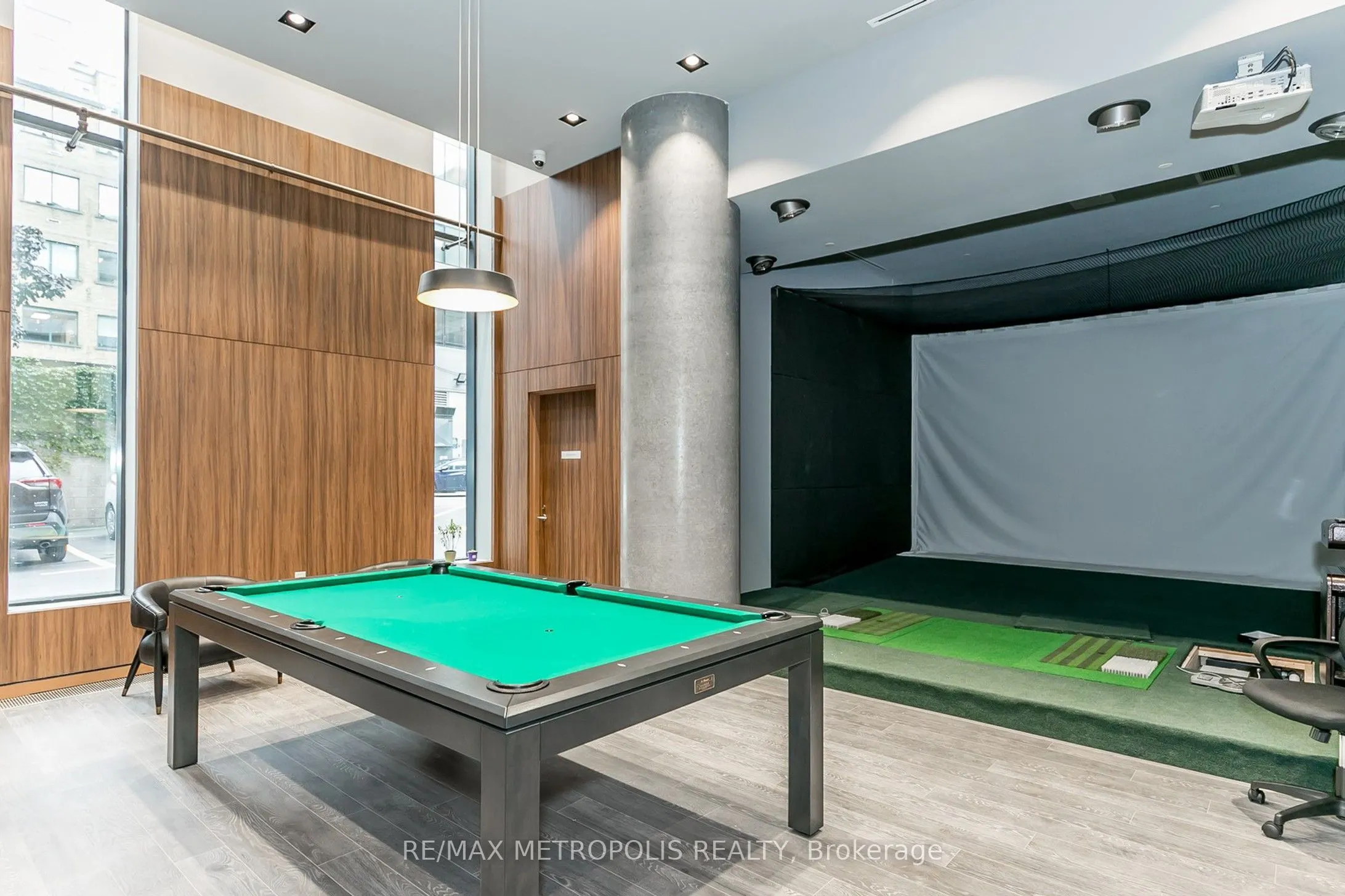 161 Roehampton Avenue #1805