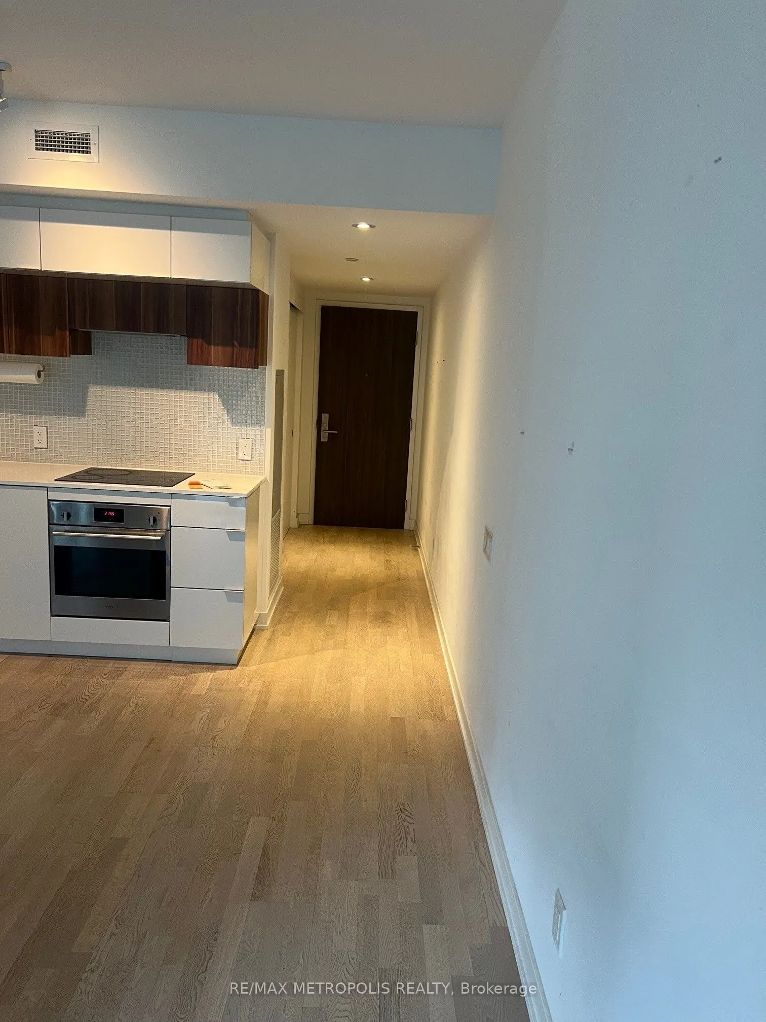 161 Roehampton Avenue #1805