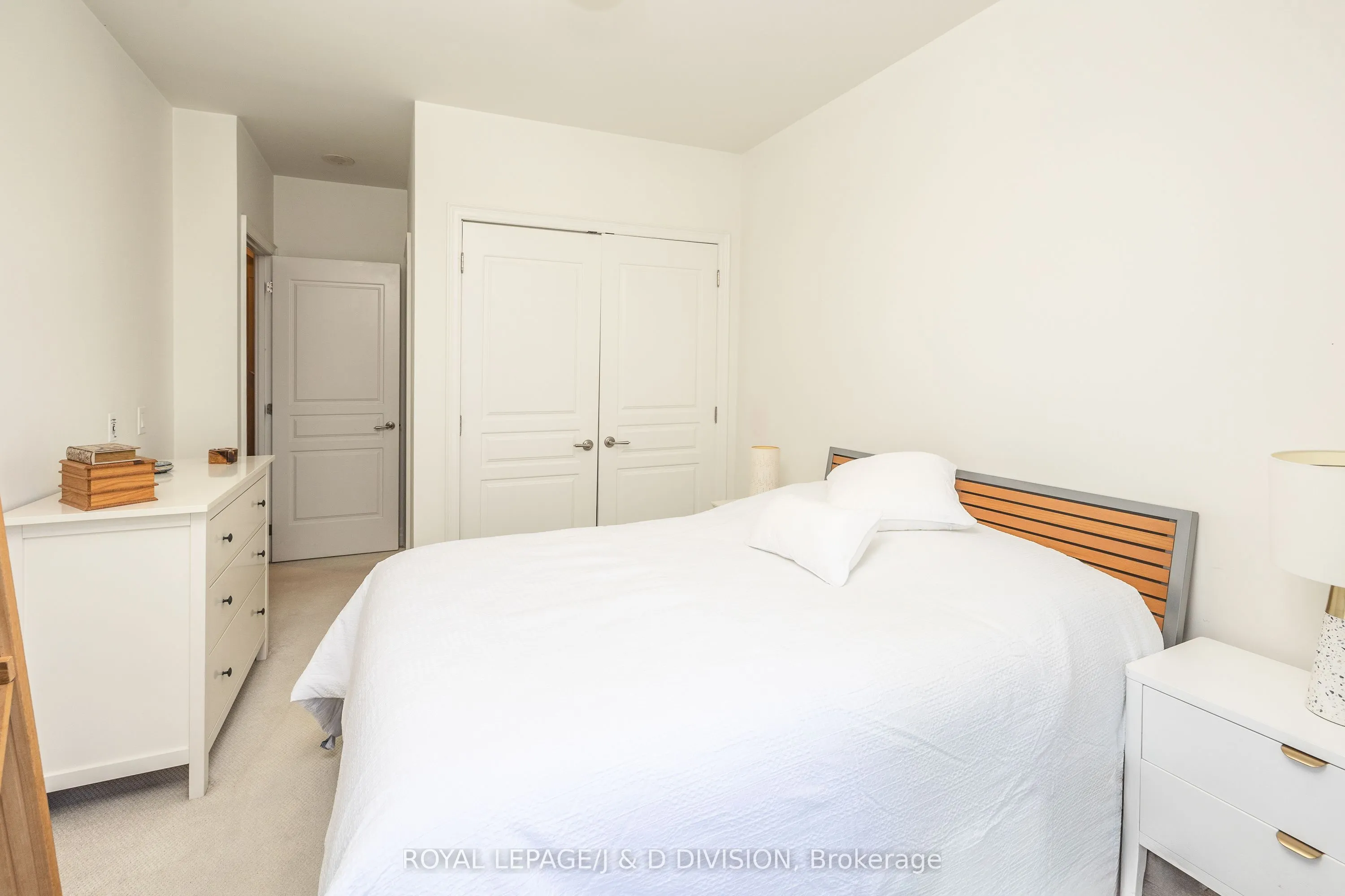21 Burkebrook Place, #215
