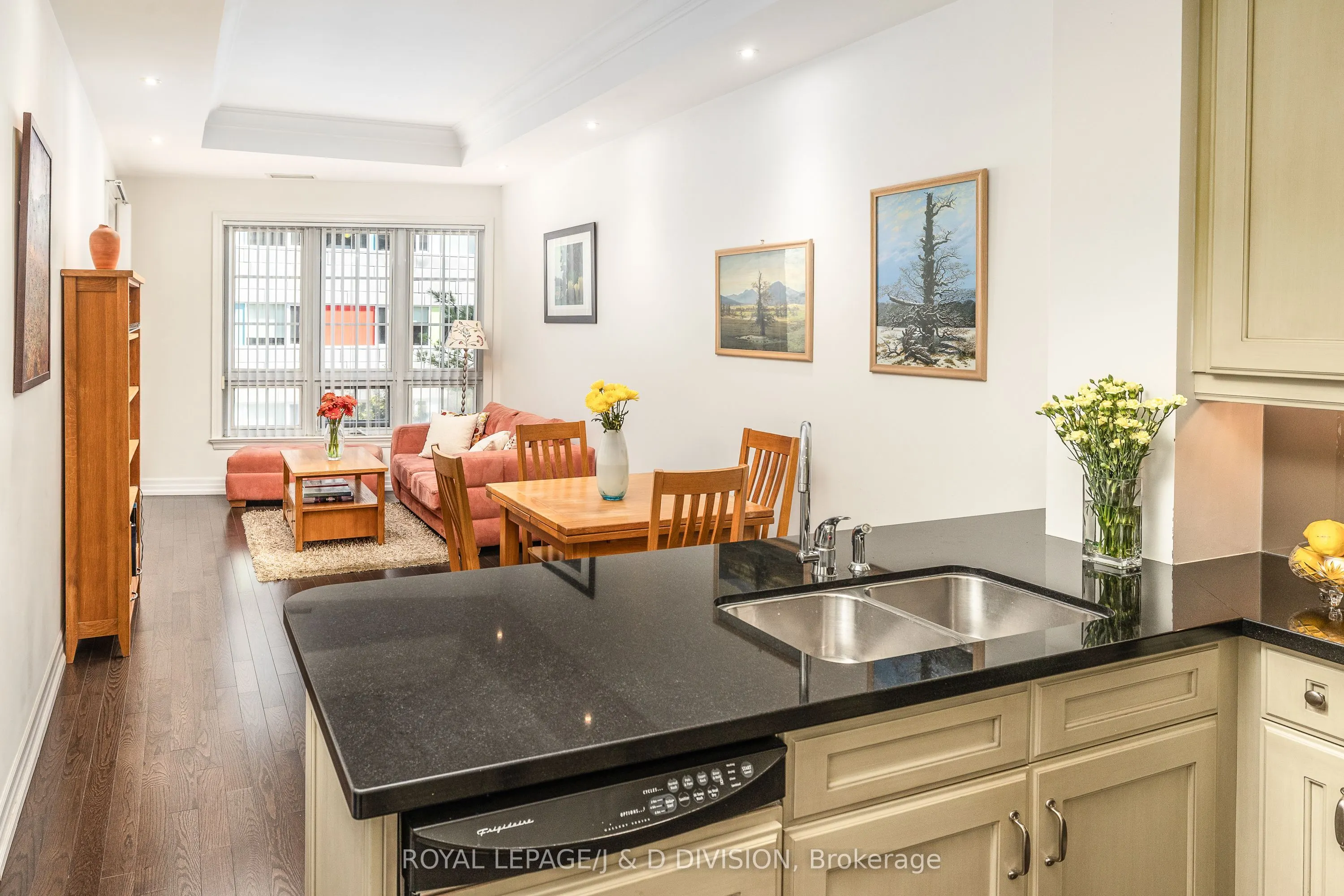 21 Burkebrook Place, #215
