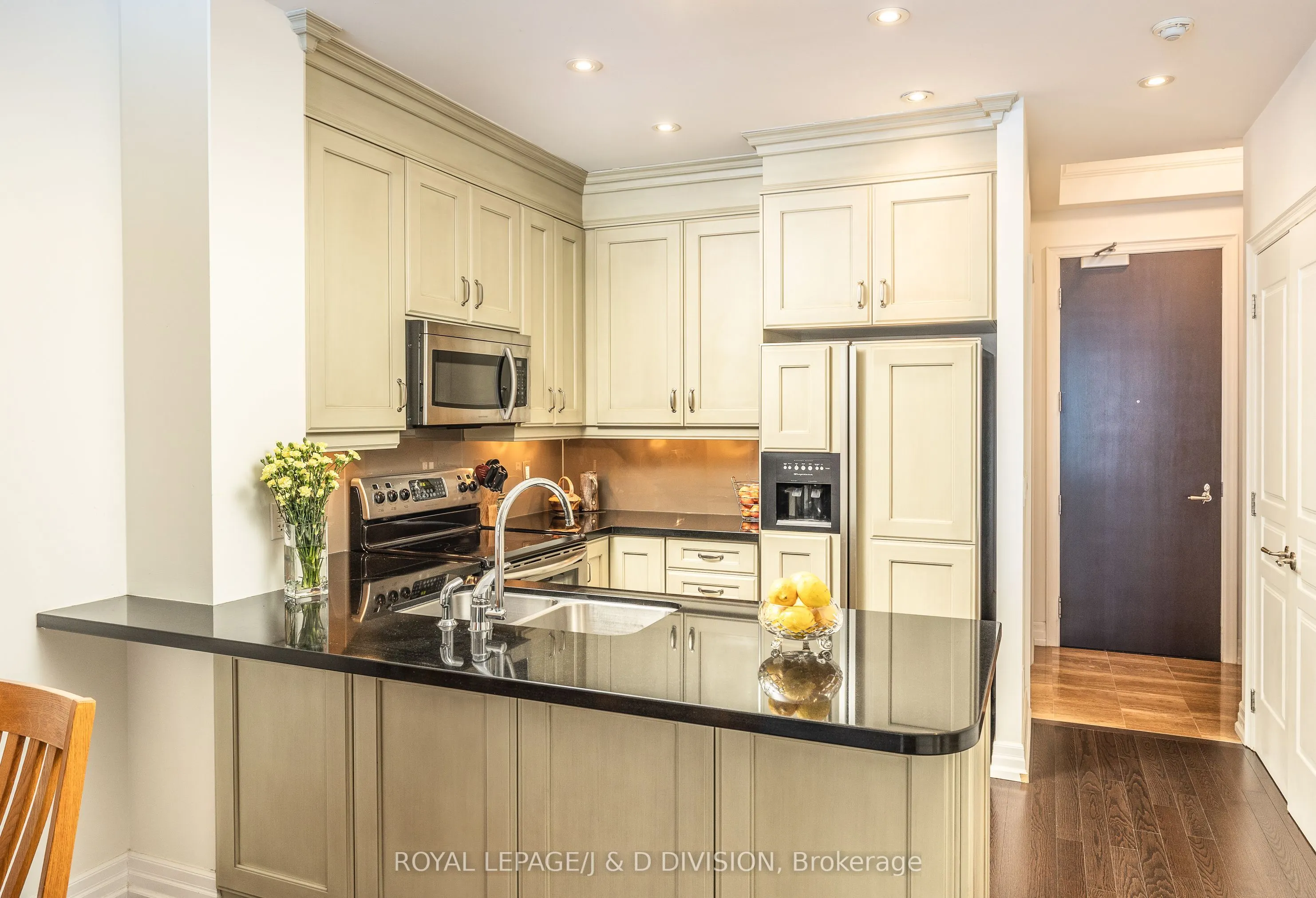 21 Burkebrook Place, #215