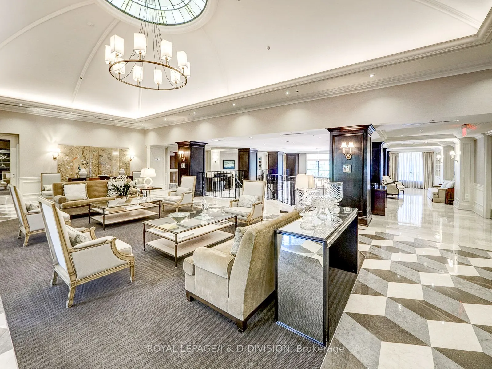 21 Burkebrook Place, #215