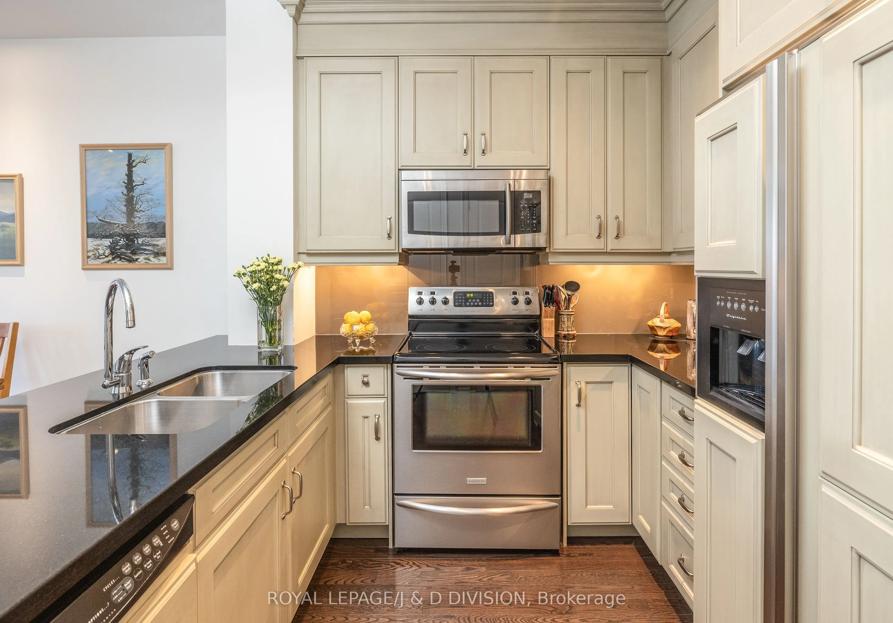 21 Burkebrook Place, #215