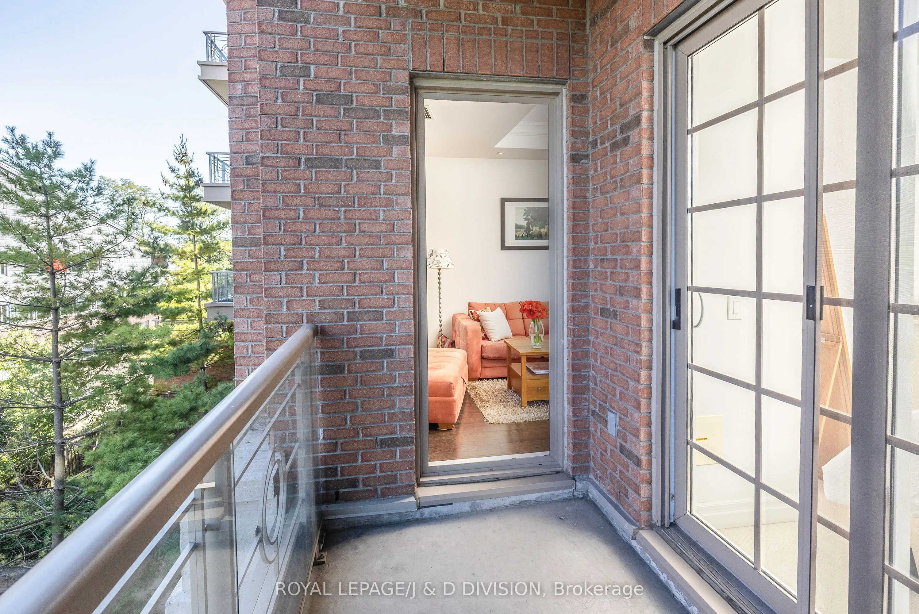 21 Burkebrook Place, #215