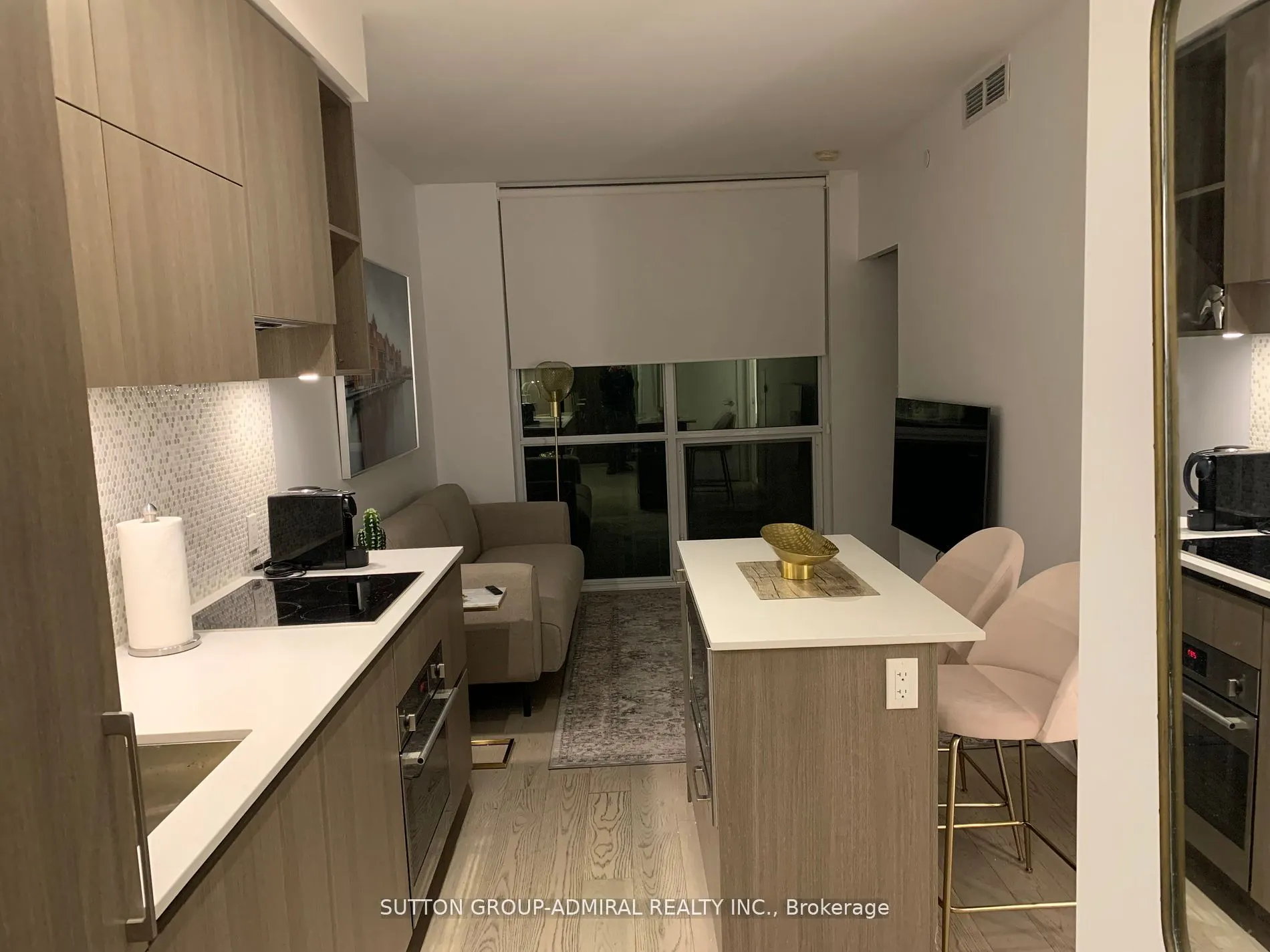1 Yorkville Avenue, #2203