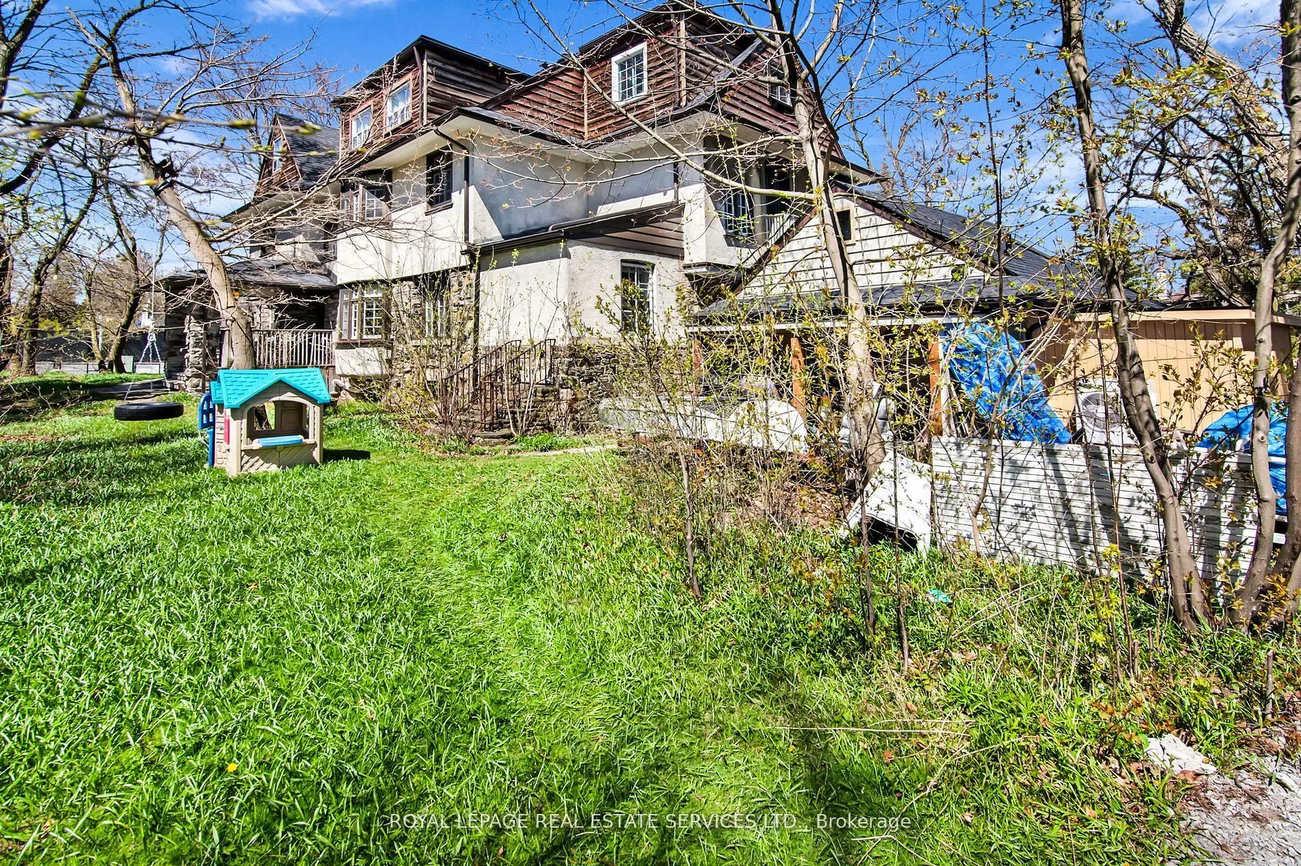 223 Blythwood Road, #Coach