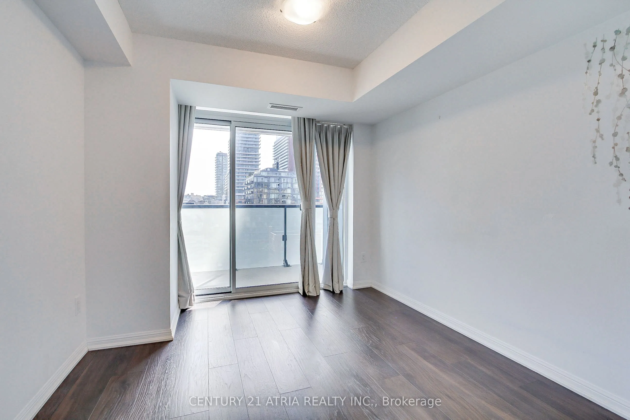 400 Adelaide Street, #1120