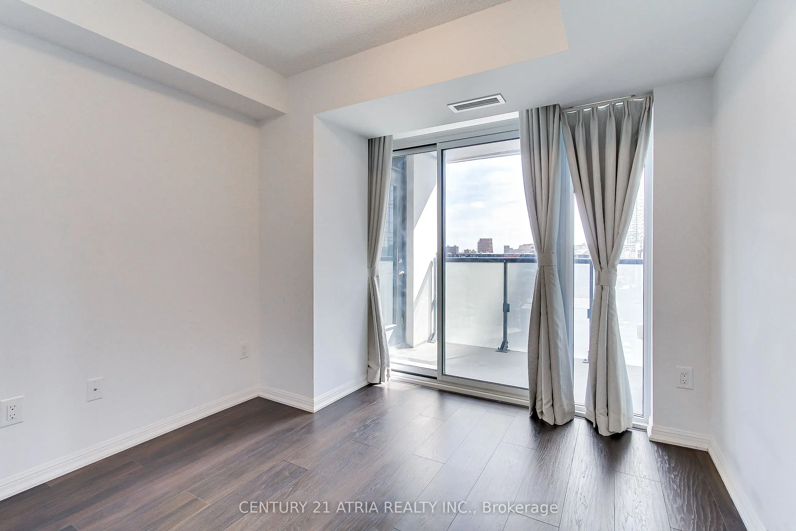 400 Adelaide Street, #1120