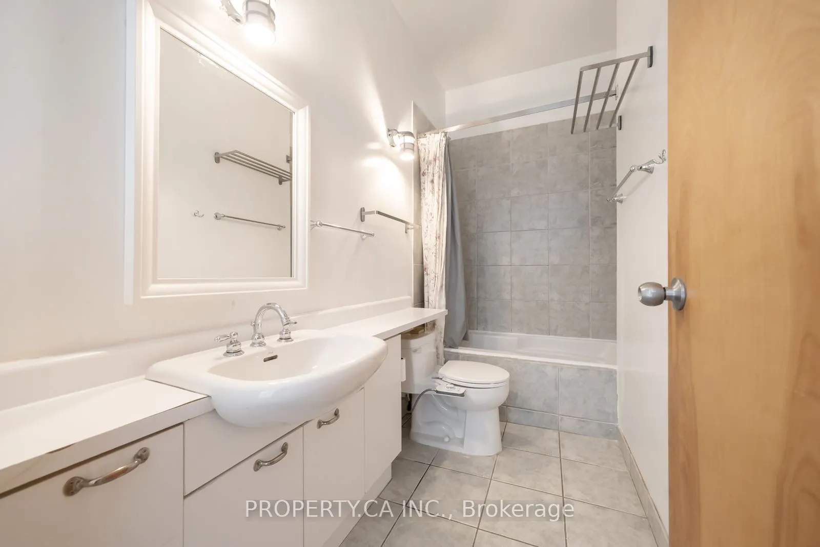 155 Dalhousie Street, #860