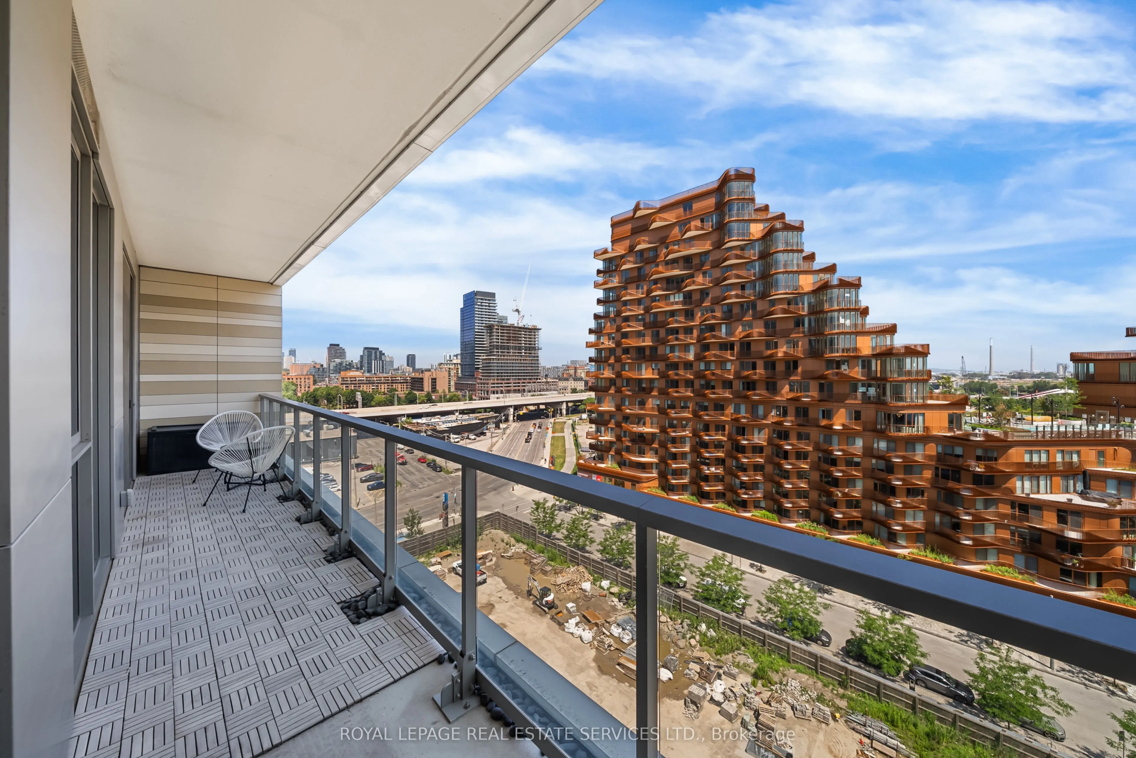 118 Merchants' Wharf, #922