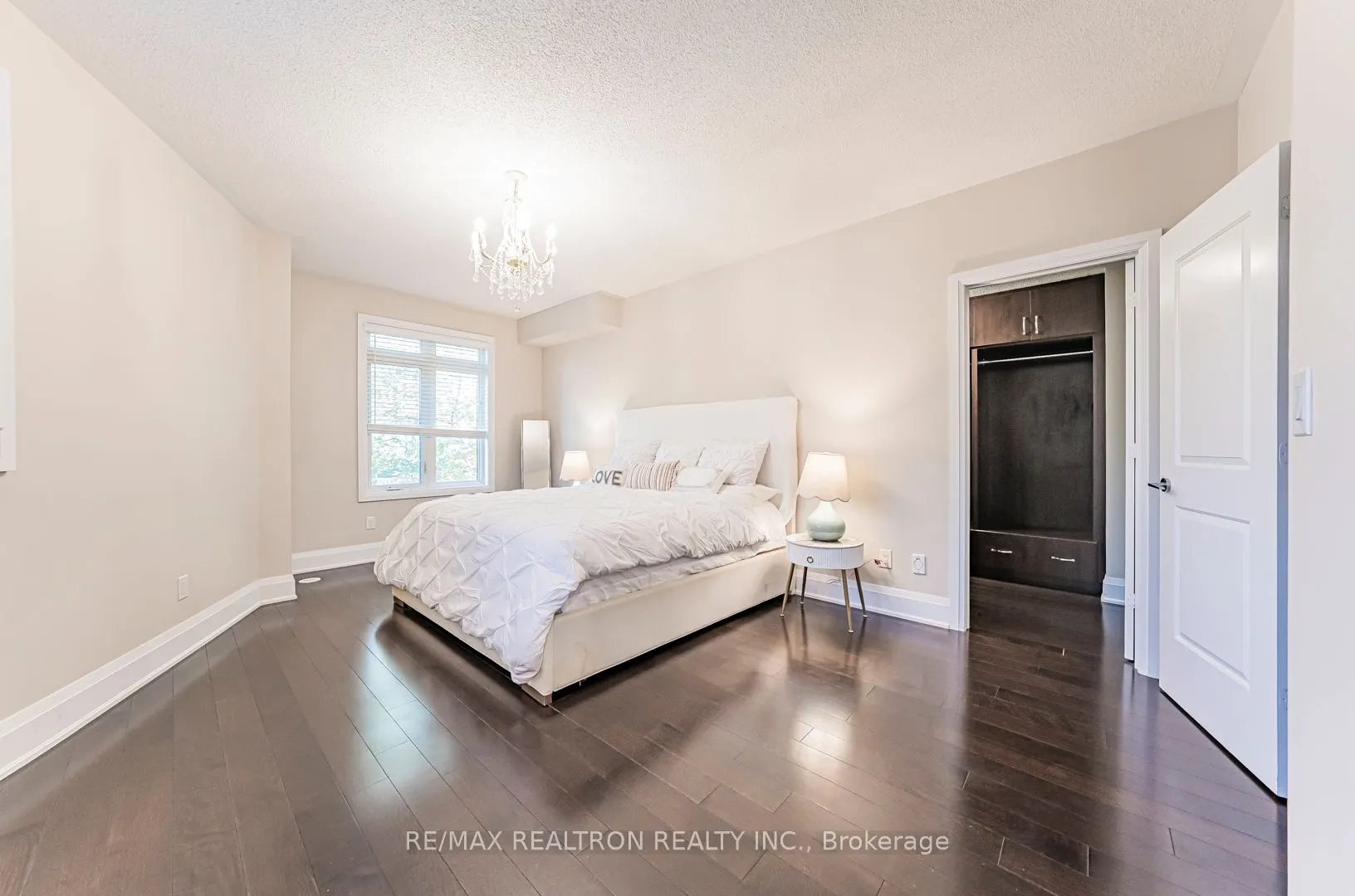 115 Harrison Garden Boulevard, #Th43