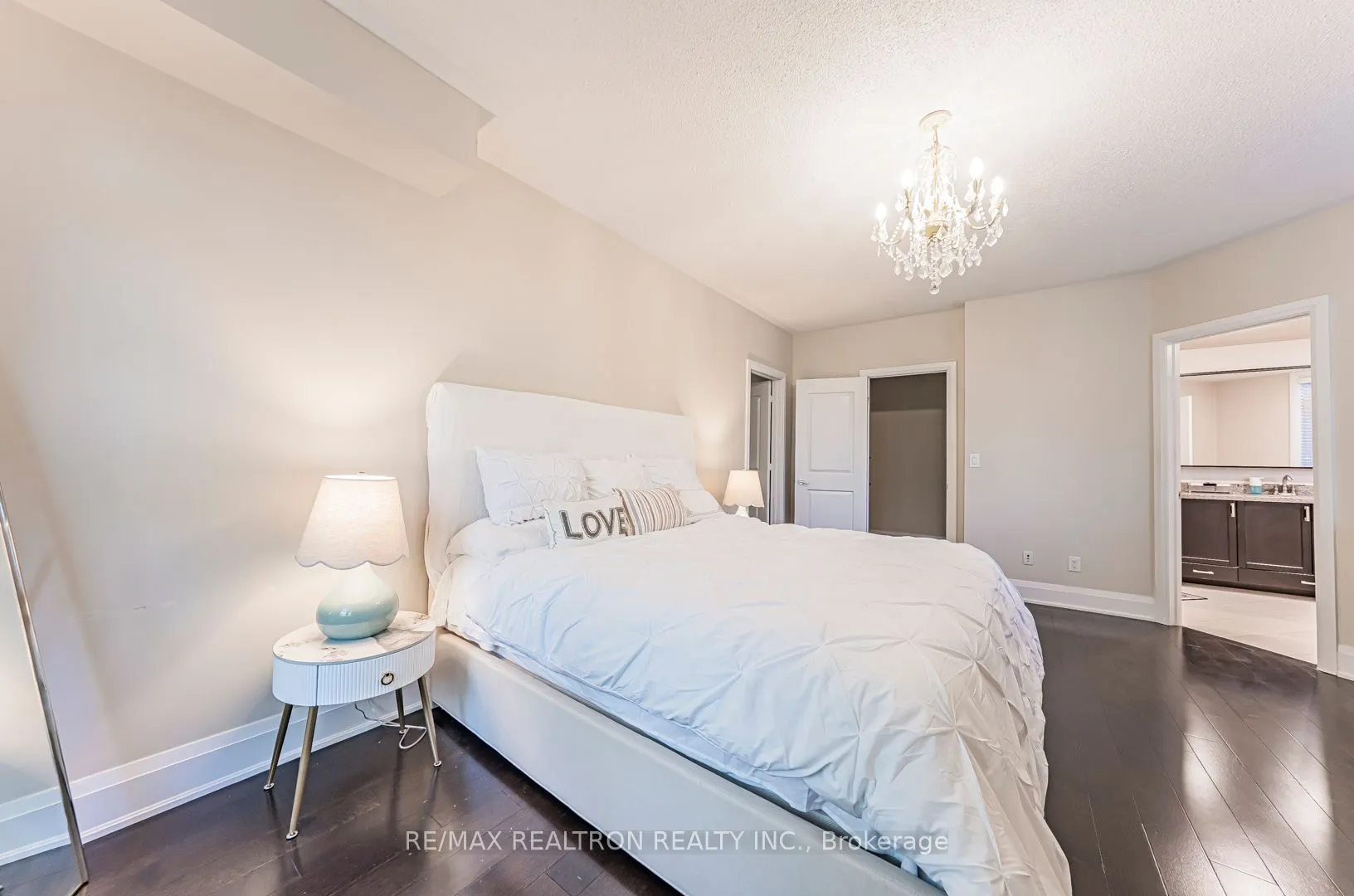 115 Harrison Garden Boulevard, #Th43