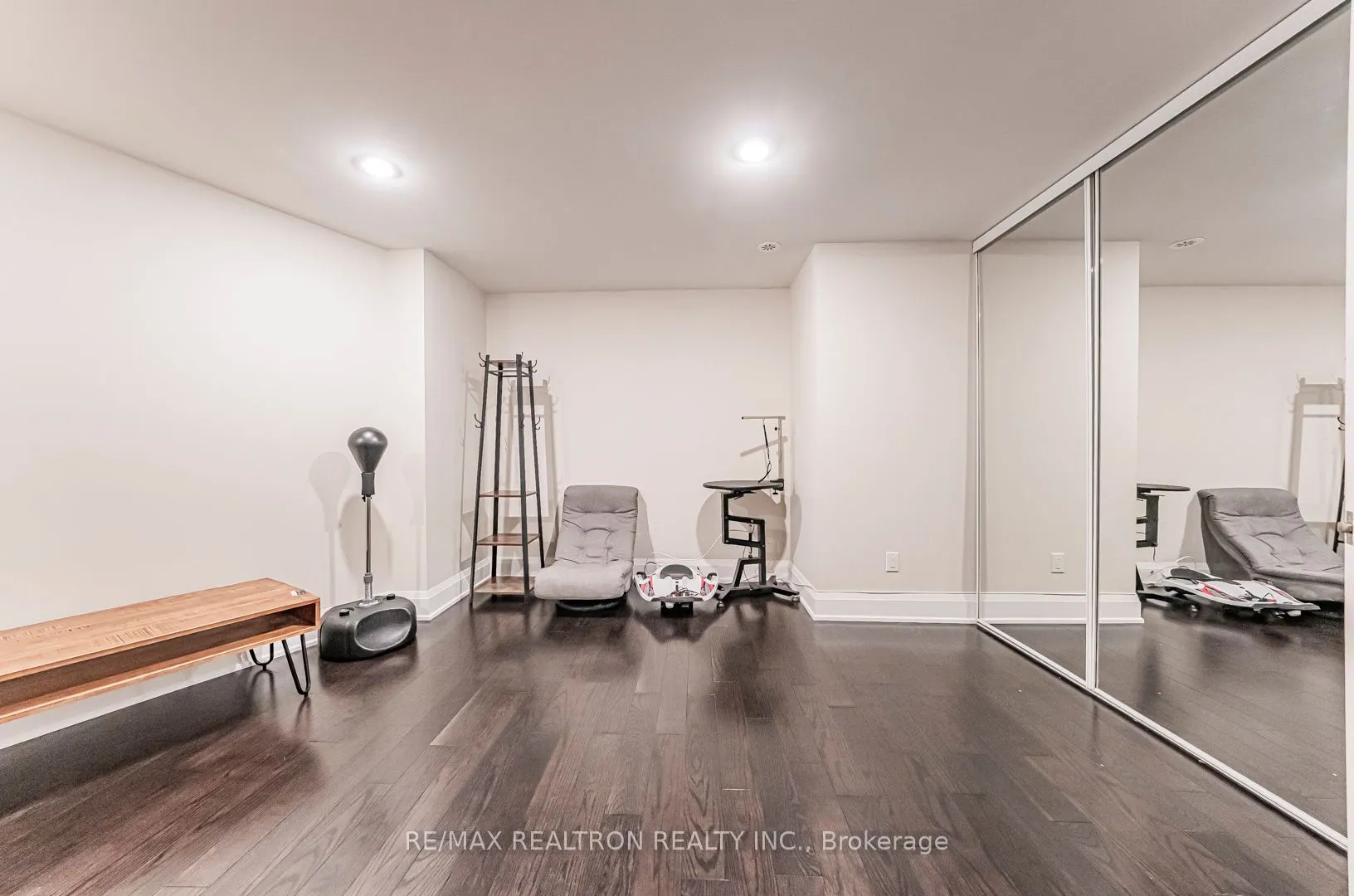 115 Harrison Garden Boulevard, #Th43