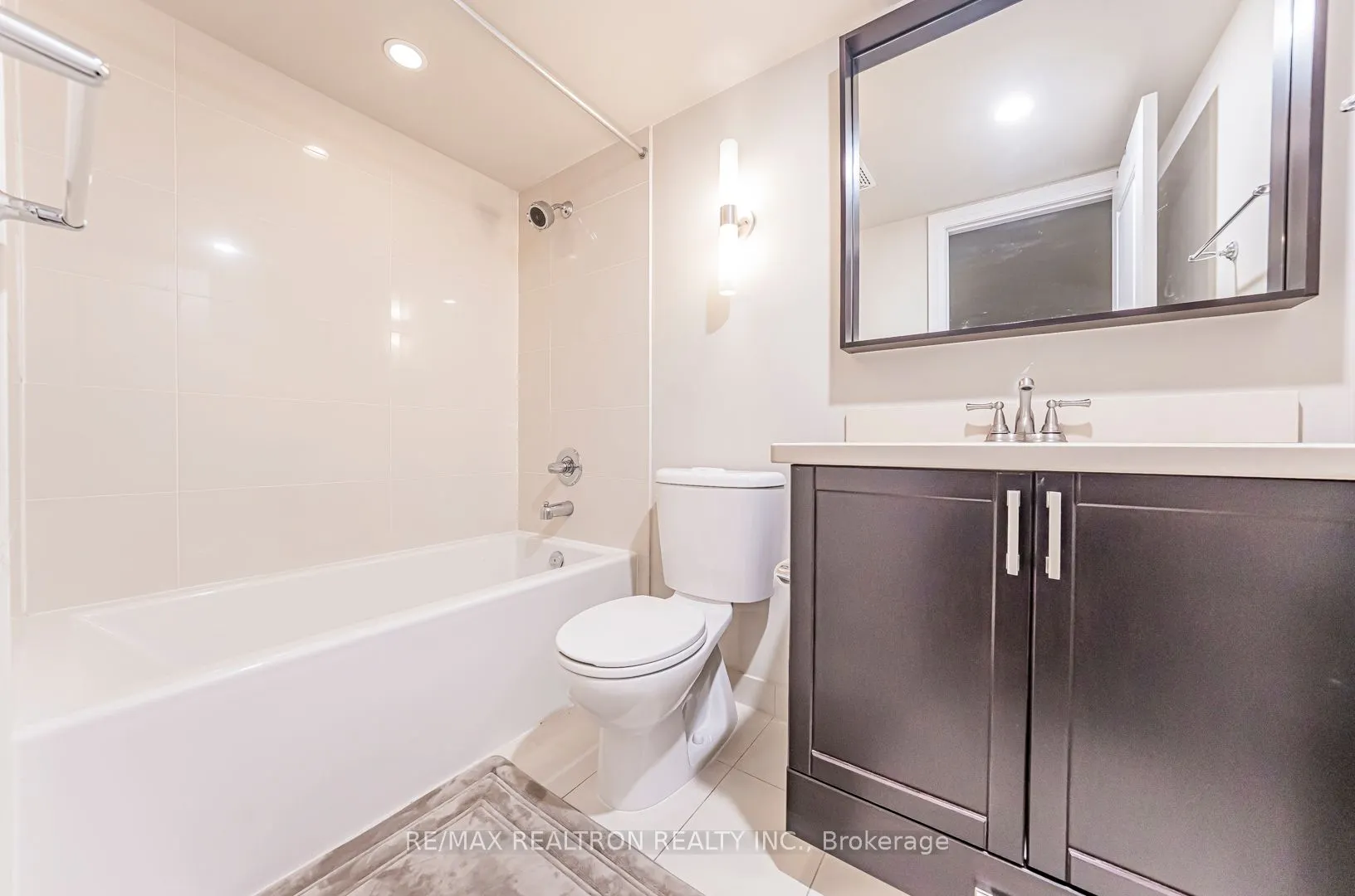 115 Harrison Garden Boulevard, #Th43