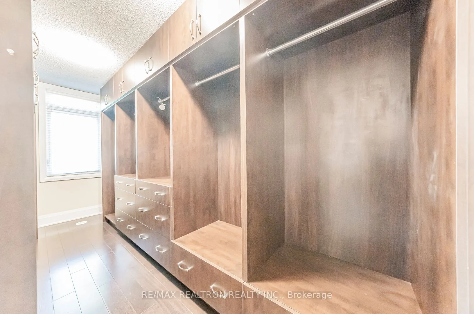 115 Harrison Garden Boulevard, #Th43