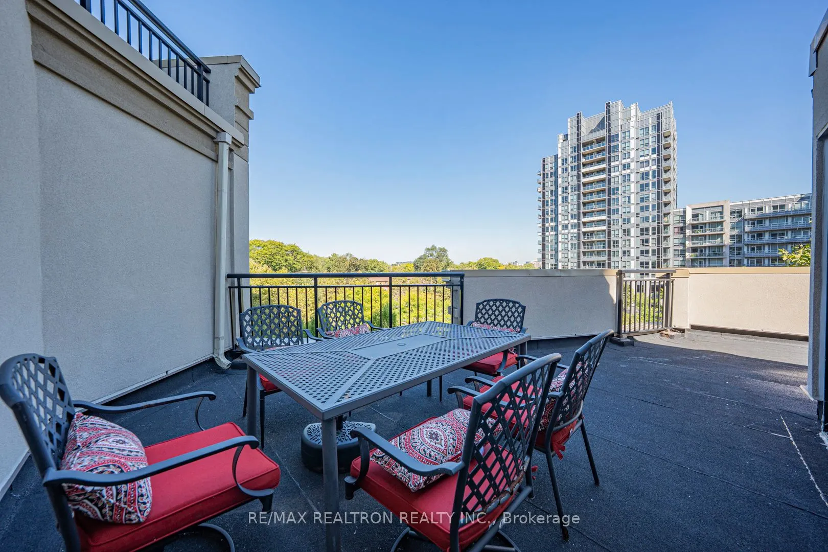 115 Harrison Garden Boulevard, #Th43